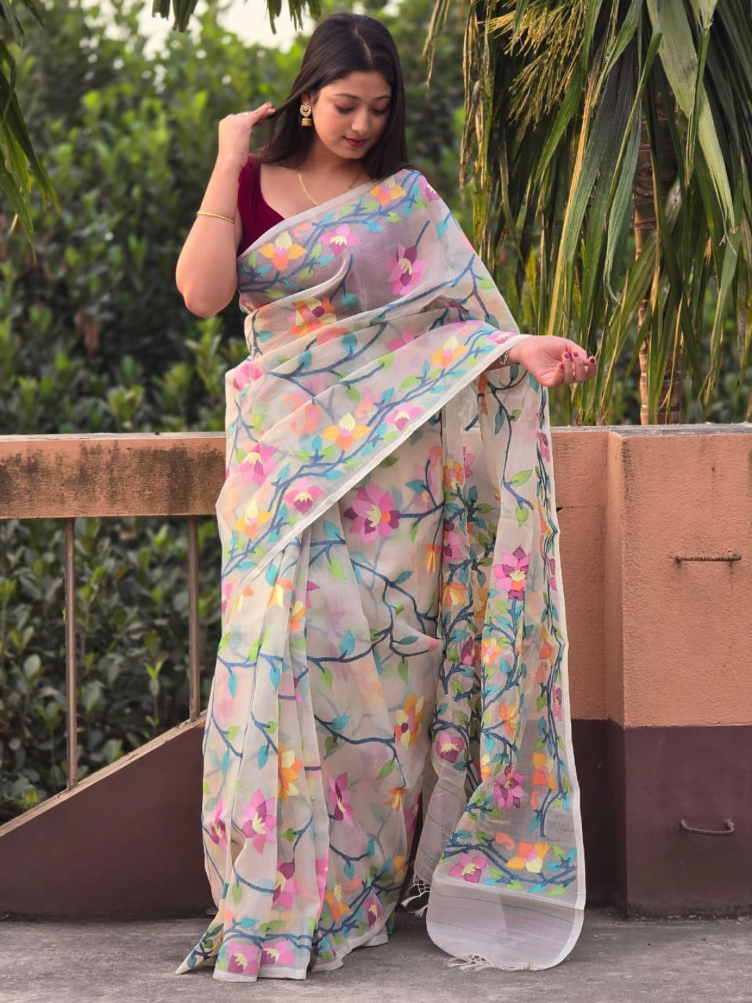 Pure Tantuj Muslin Jamdani Needle Work Handwoven Saree In Off White- 155