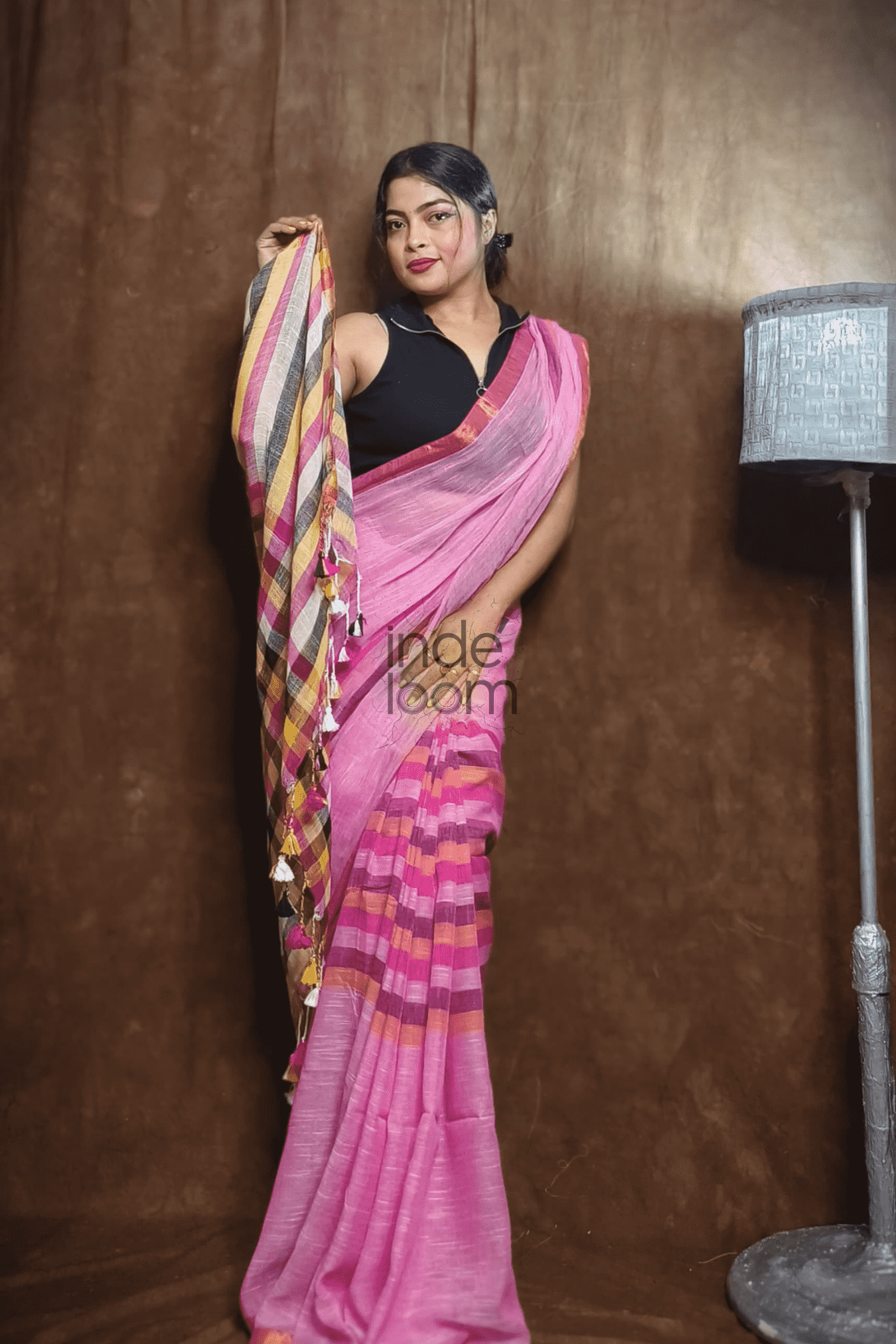 Handloom Linen Checks Saree with Pink -012 - indeloom