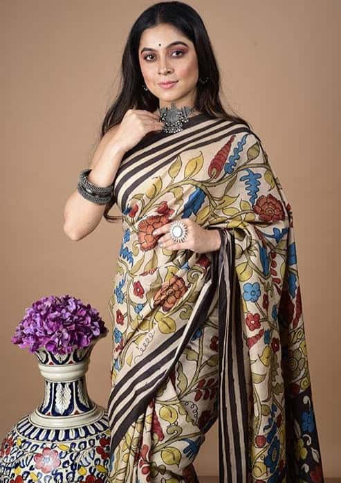 Wine Red Floral Garden In Pure Mulberry Silk Saree-017