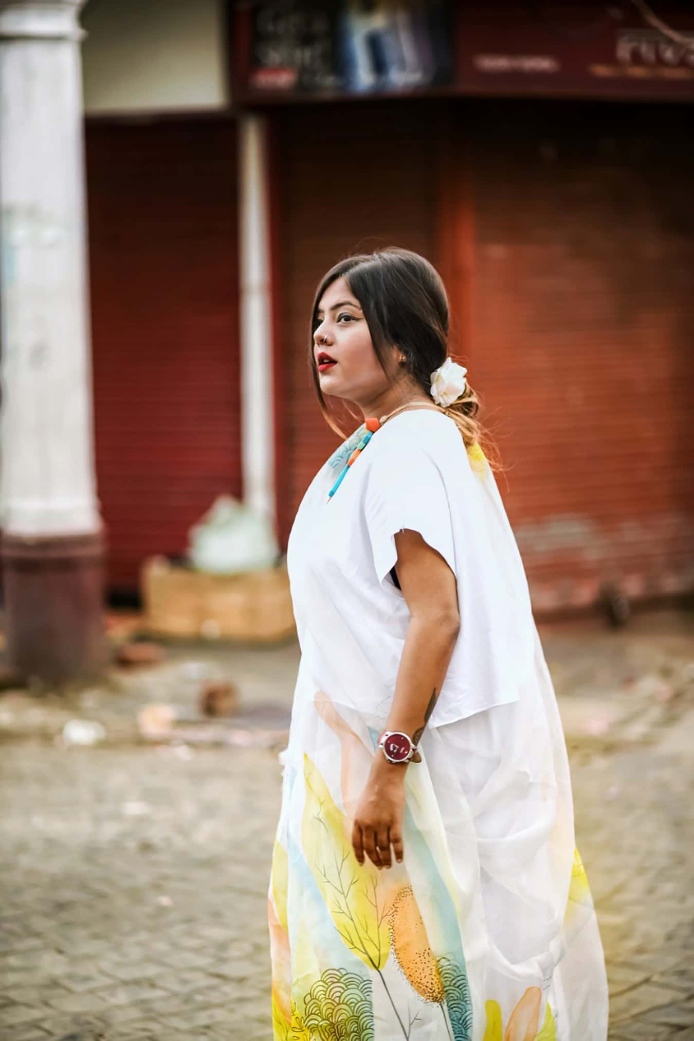 The Feathers Of Bird In Ivory White-Organza Hand-painted Saree-017