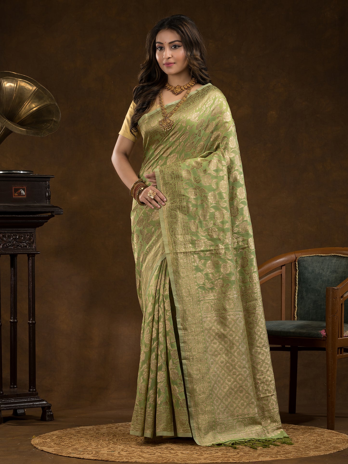 Floral woven design Silk blend Jacquard Saree | Jade Green
