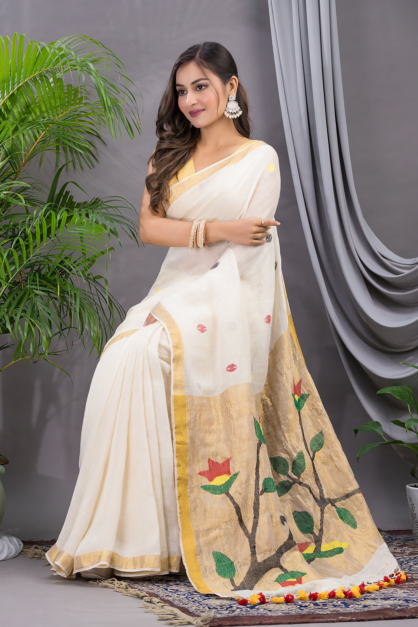 Handwoven Pure Jamdani Linen Saree  |  Warm Ivory