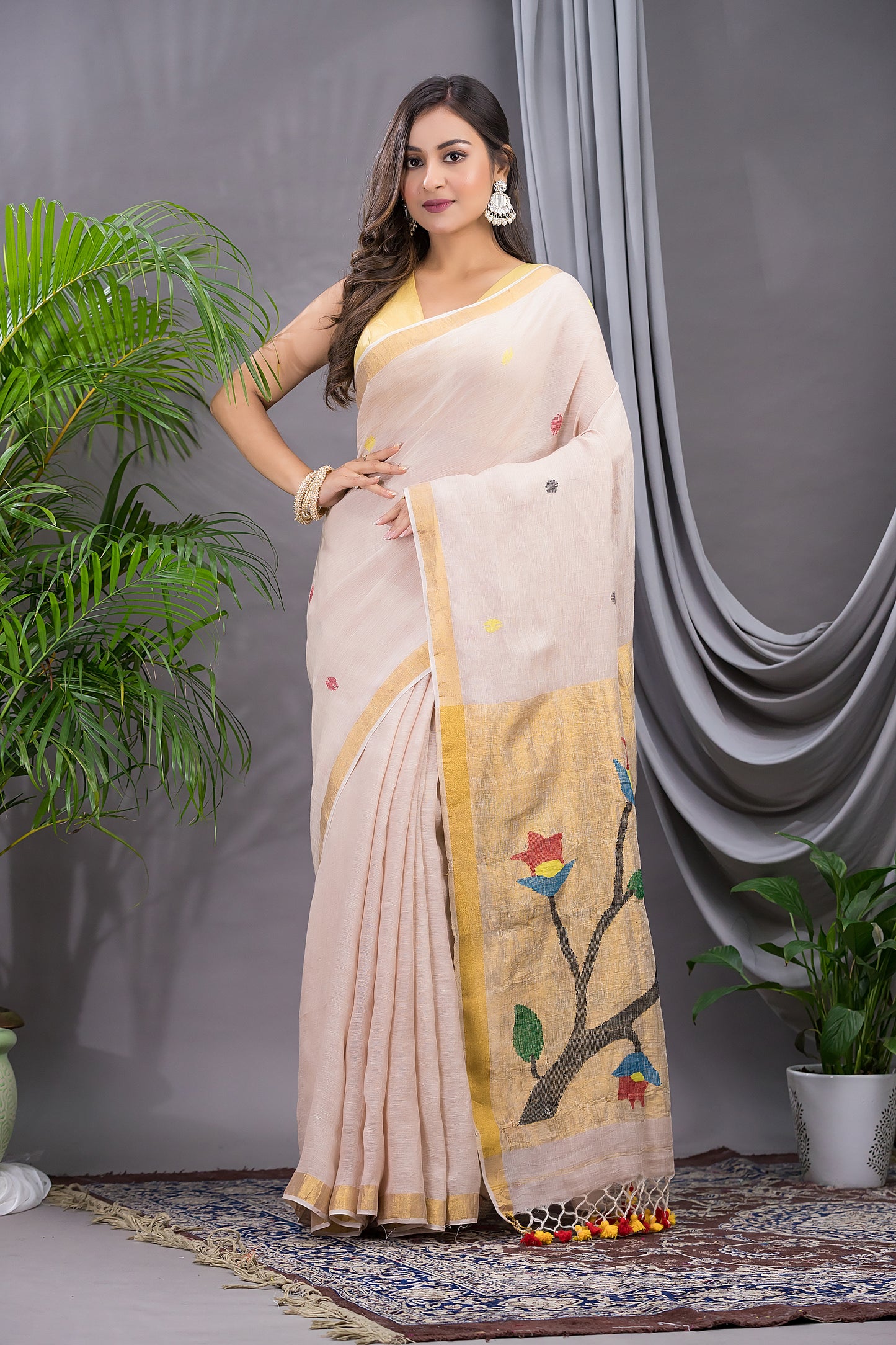 Handwoven Pure Jamdani Linen Saree  |  Warm Ivory
