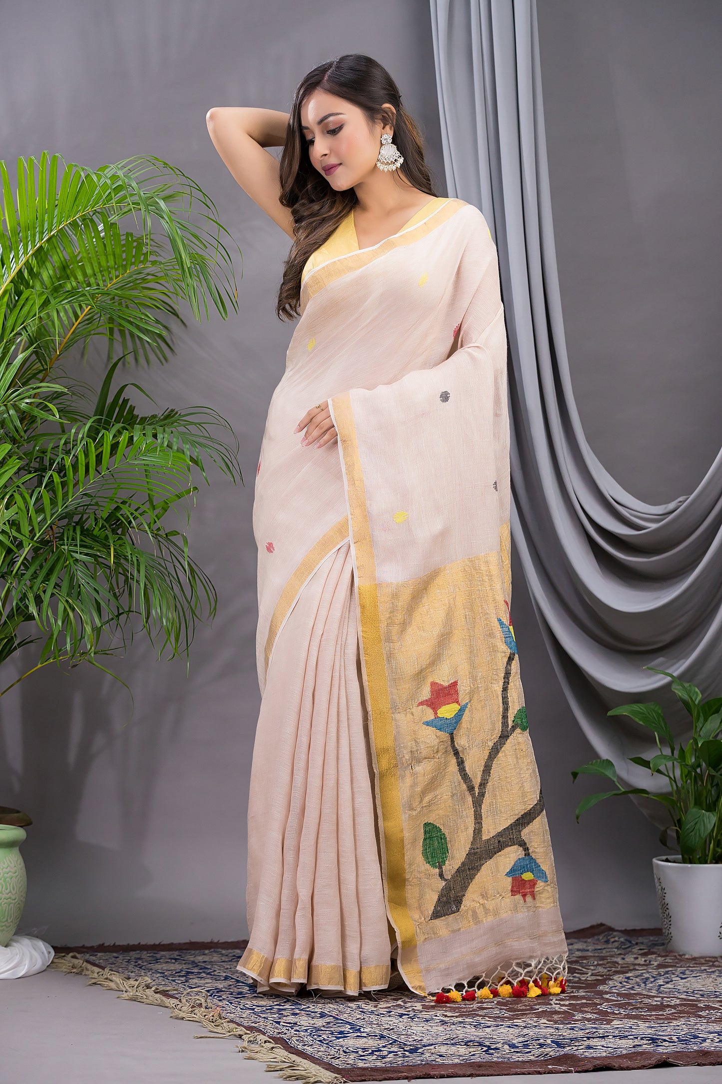 Handwoven Pure Jamdani Linen Saree  |  Warm Ivory