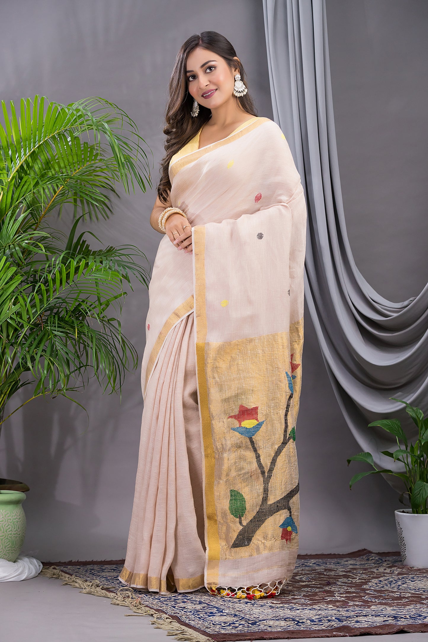 Handwoven Pure Jamdani Linen Saree  |  Warm Ivory