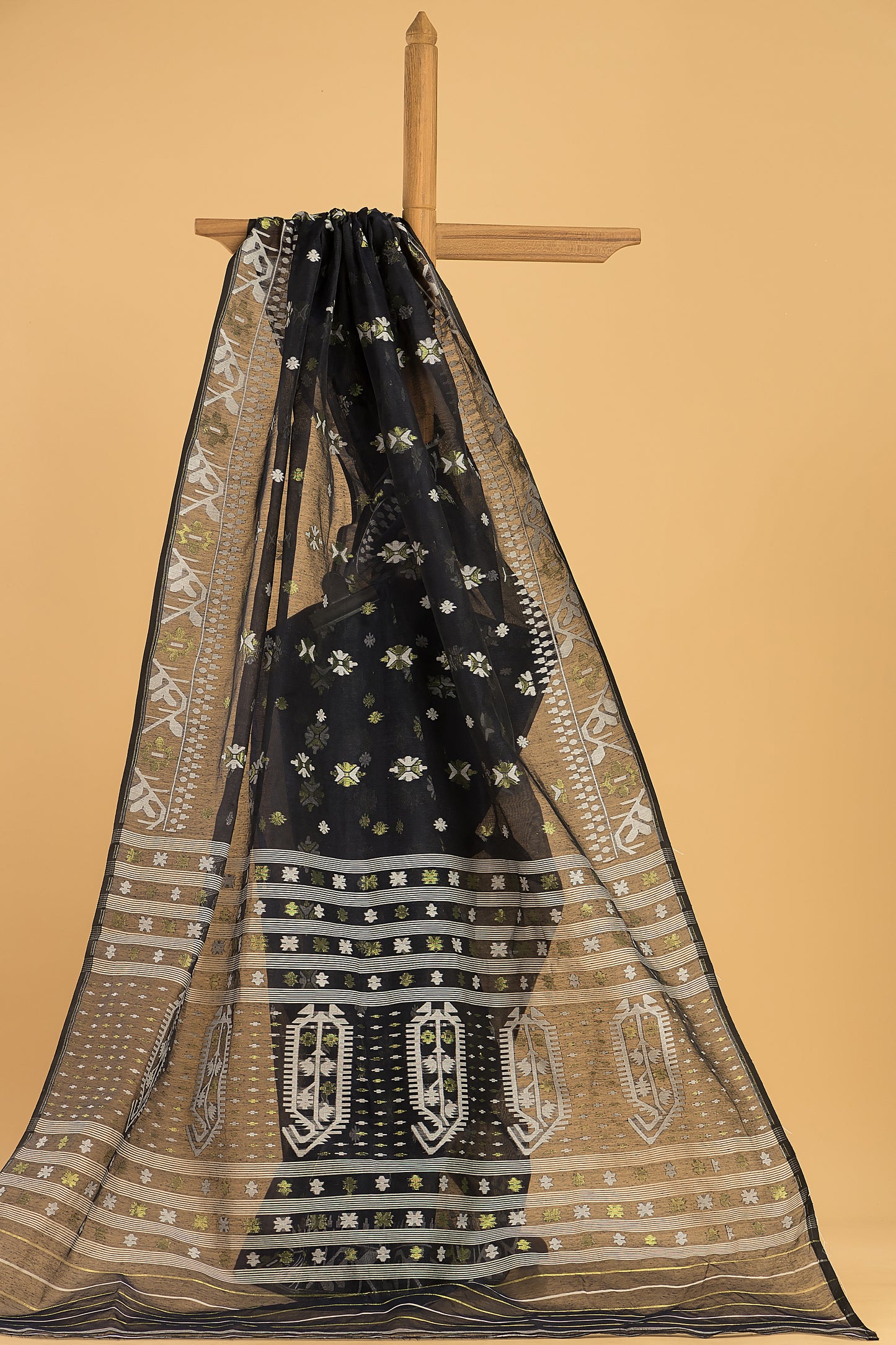 Hand Made Jamdani Saree With Rich Black - 093