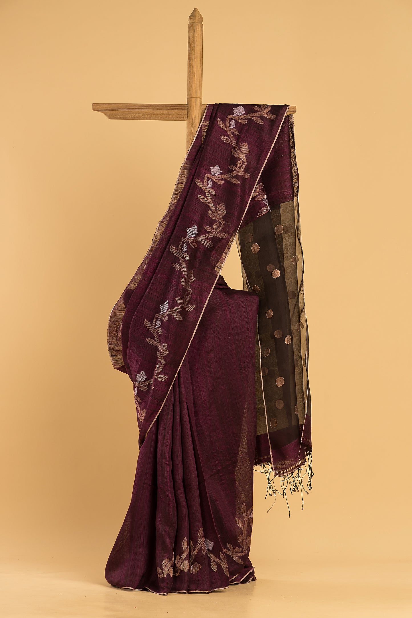 Hand Made Jamdani Saree With Mahagany Red - 091