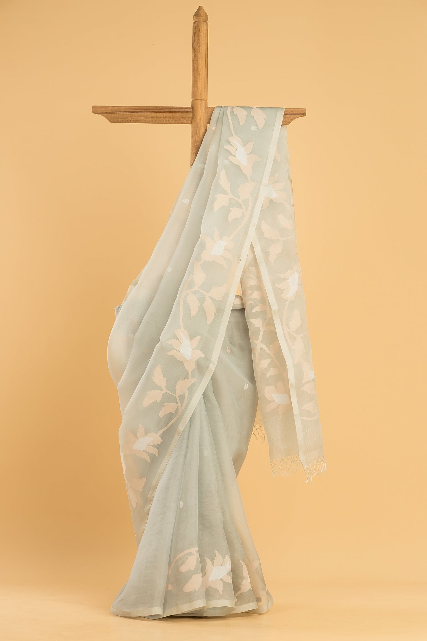 Hand Made Jamdani Saree With Light Green - 098