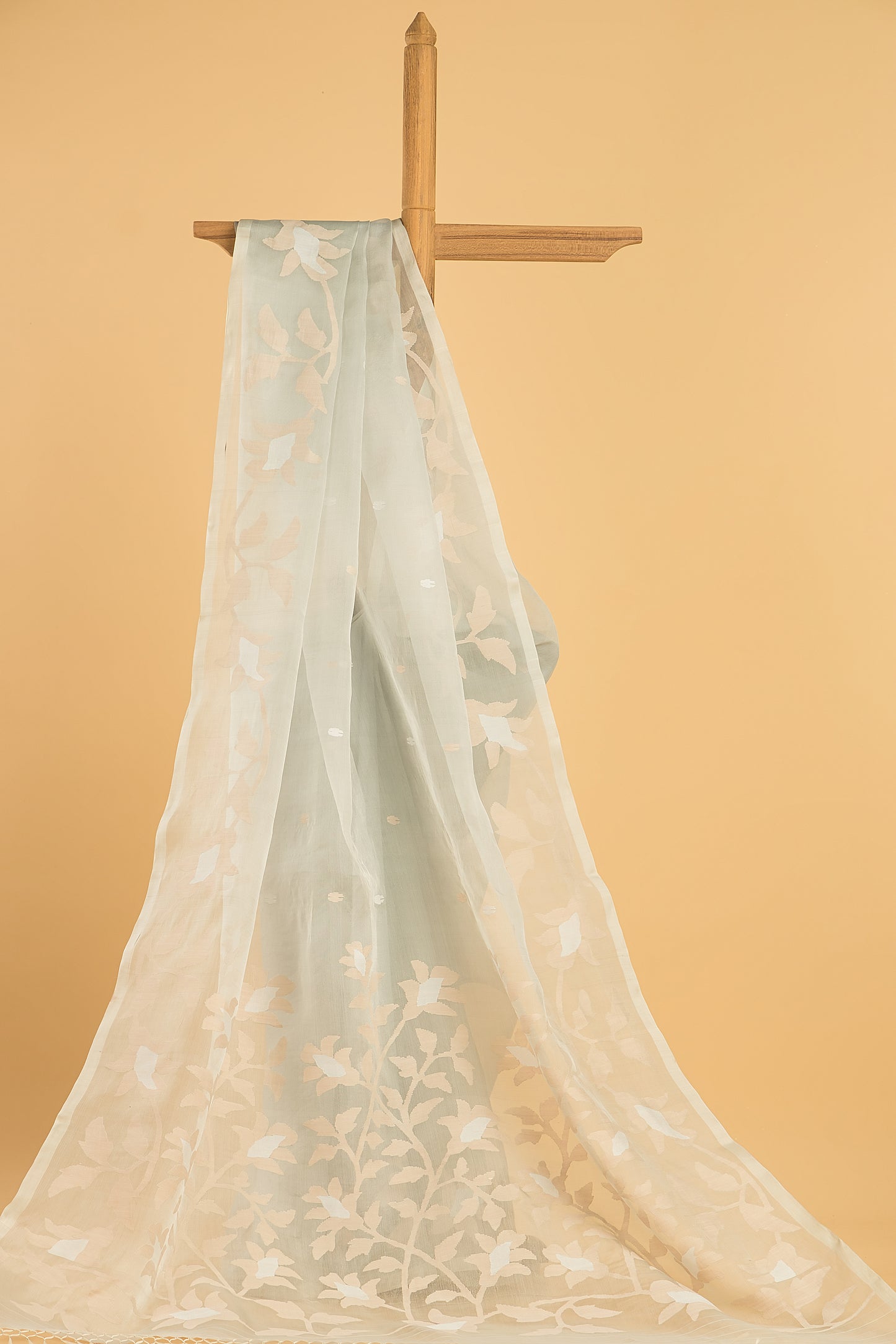 Hand Made Jamdani Saree With Light Green - 098