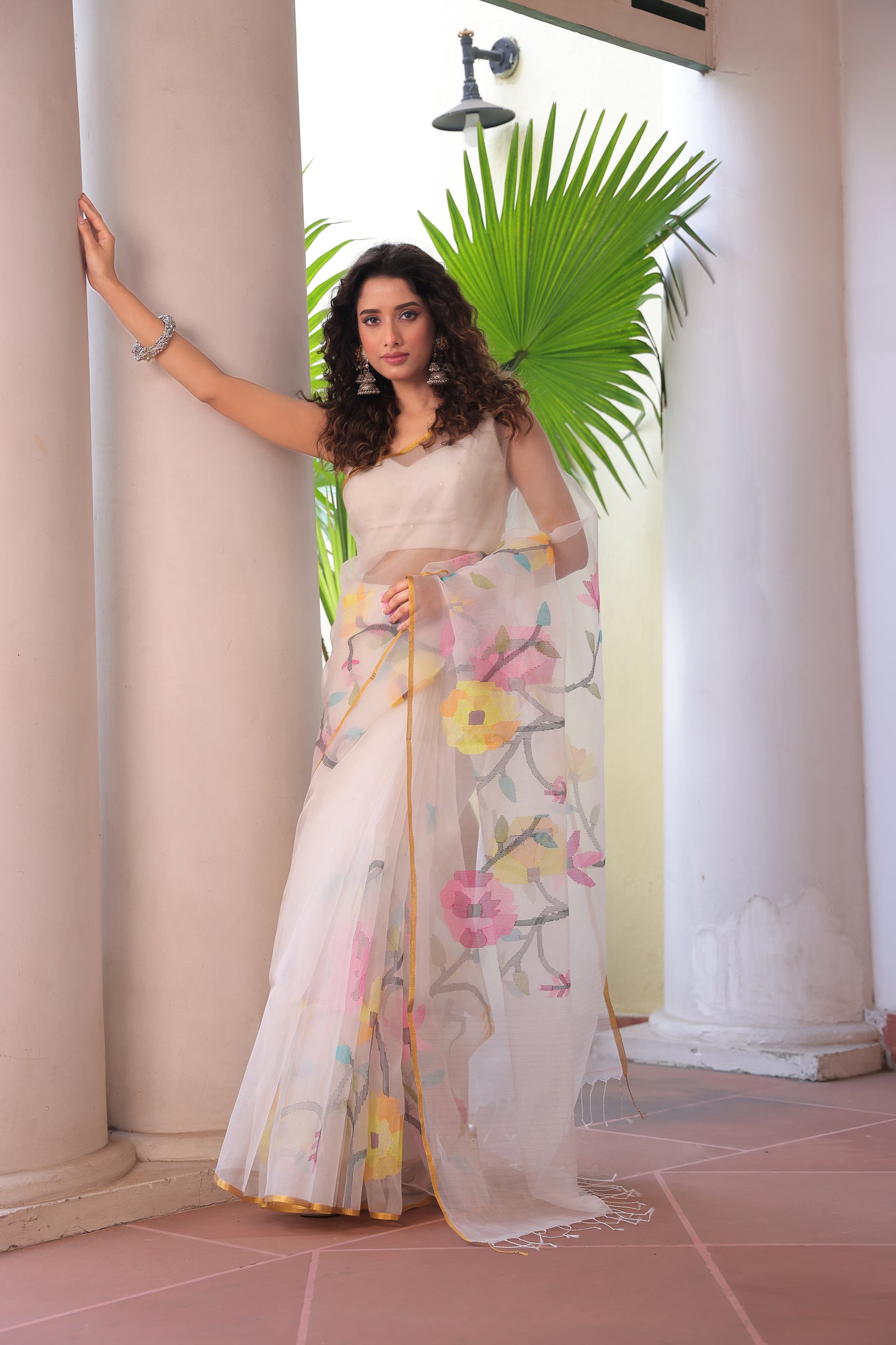 Snow White Pure Hand Made Jamdani Saree - 095