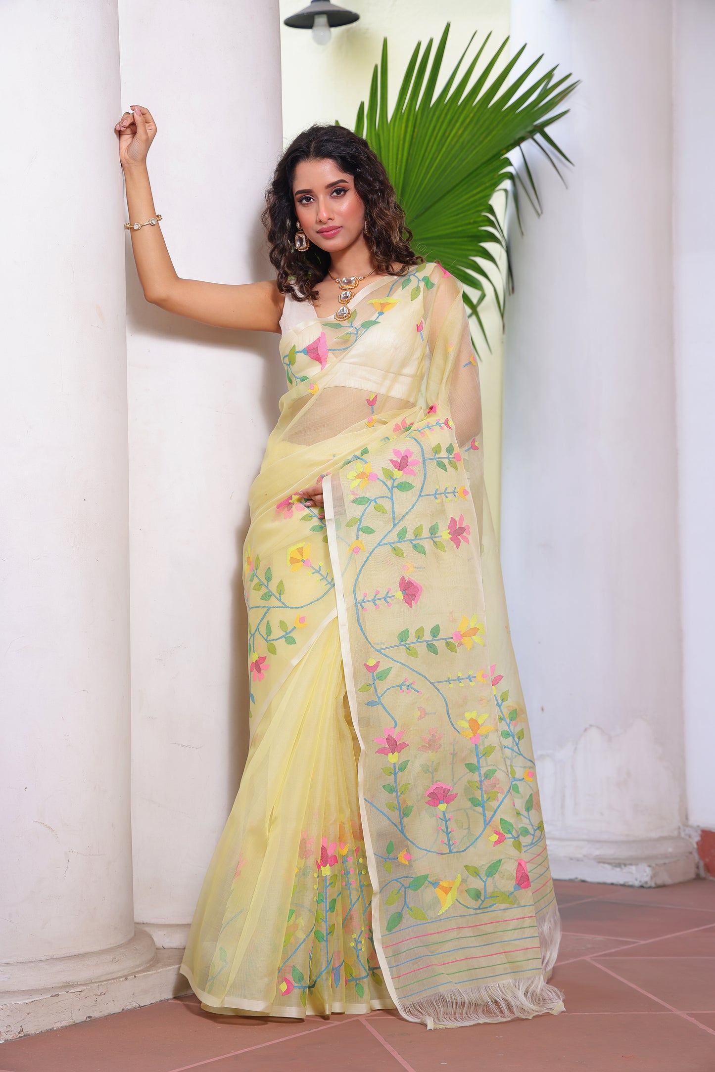 Beige Pure Hand Made Jamdani Saree - 096