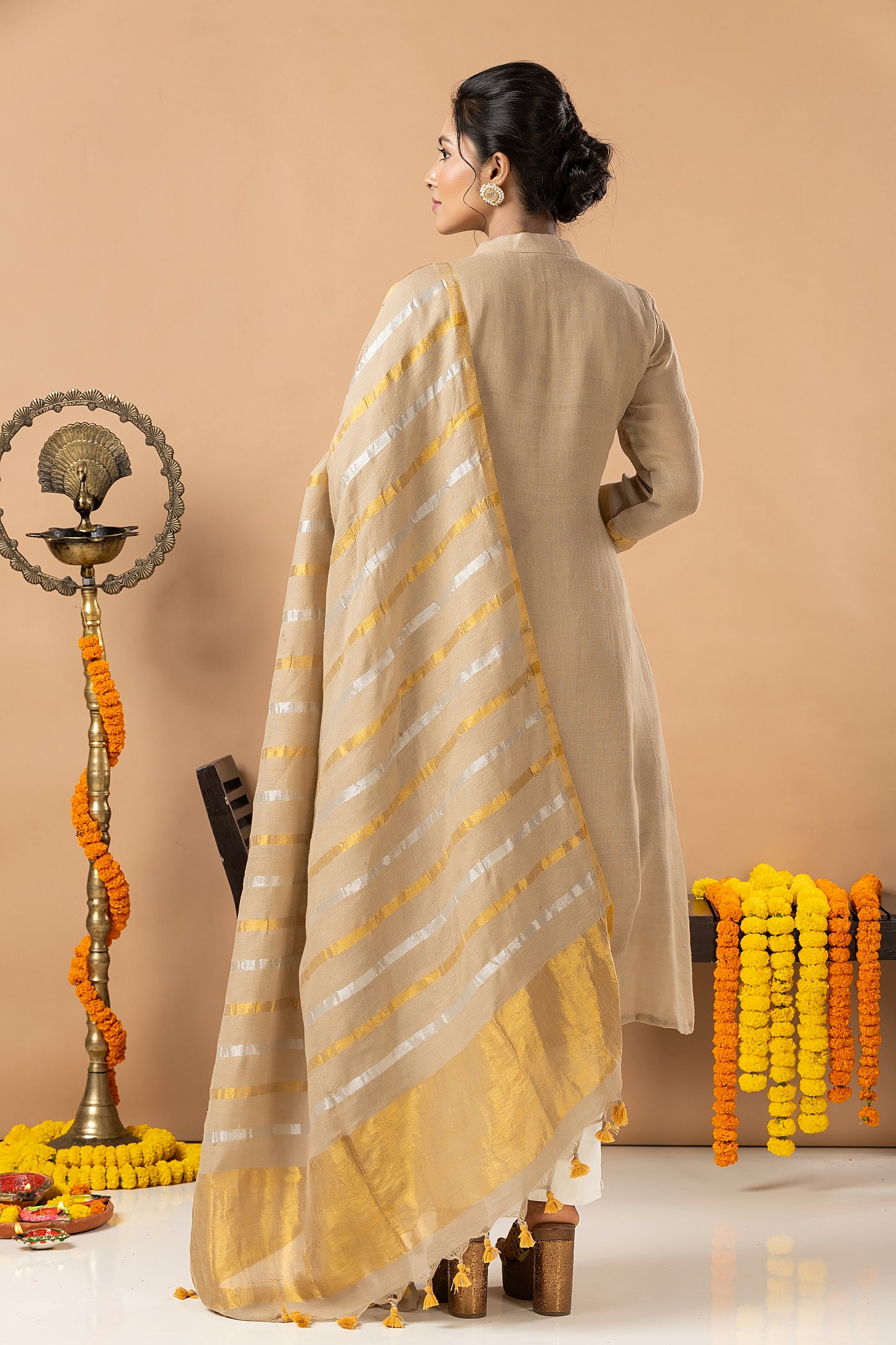Handwoven Jamdani Linen Unstitched 2-piece Kurti | Beige | long Zari Lines with Long Zari Lines