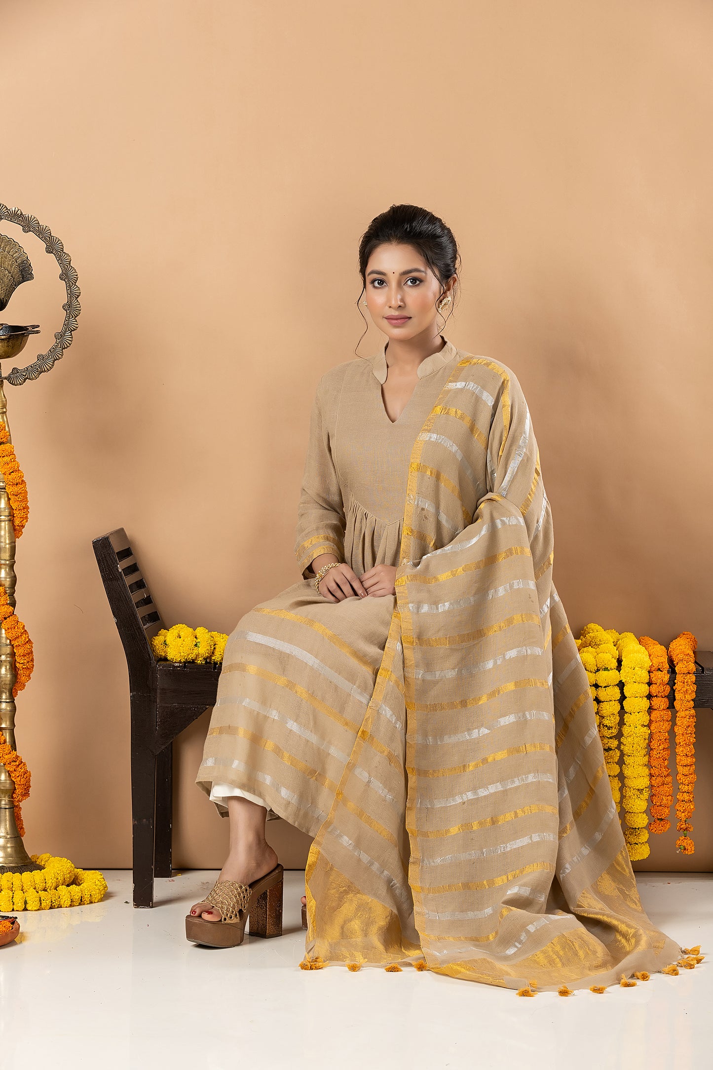 Handwoven Jamdani Linen Unstitched 2-piece Kurti | Beige | long Zari Lines with Long Zari Lines
