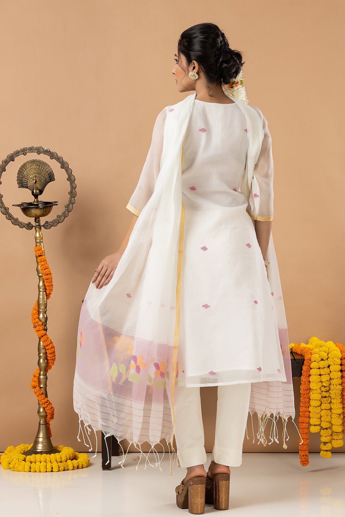 Handwoven Jamdani Muslin Unstitched 2-piece Kurti | White | Scattered Buttas with Floral border