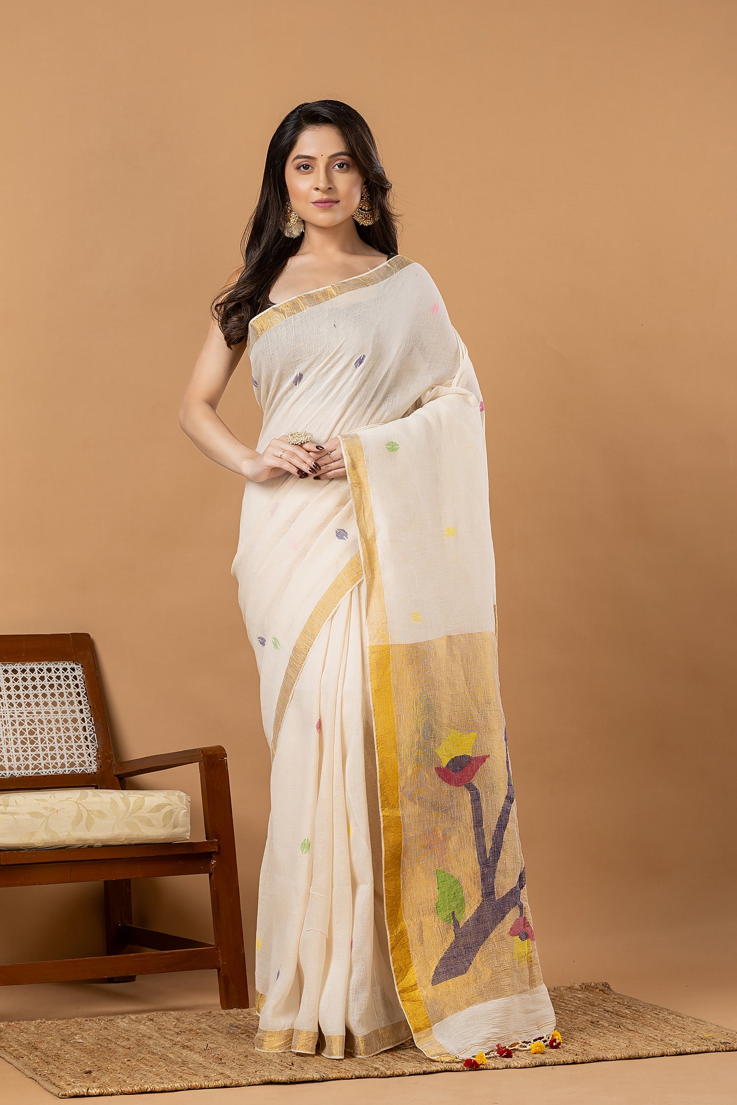 Handwoven Jamdani Muslin Saree | White and Gold | All-over Buttas with All-over Jamdani weaves