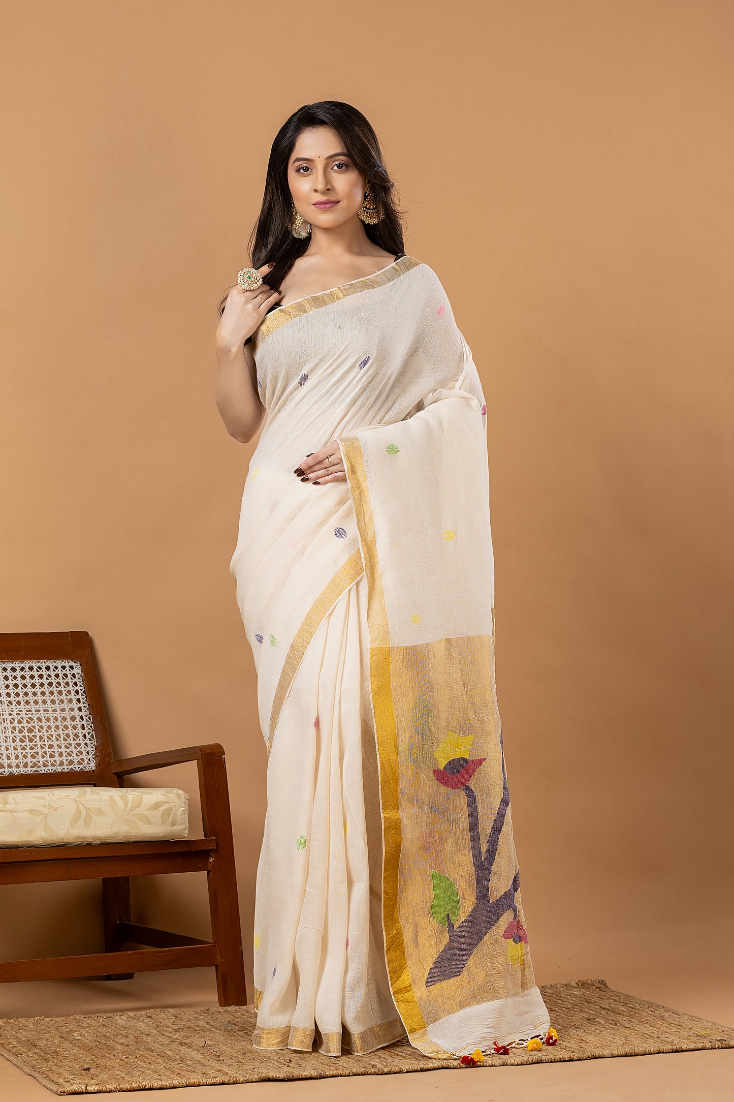 Handwoven Jamdani Muslin Saree | White and Gold | All-over Buttas with All-over Jamdani weaves