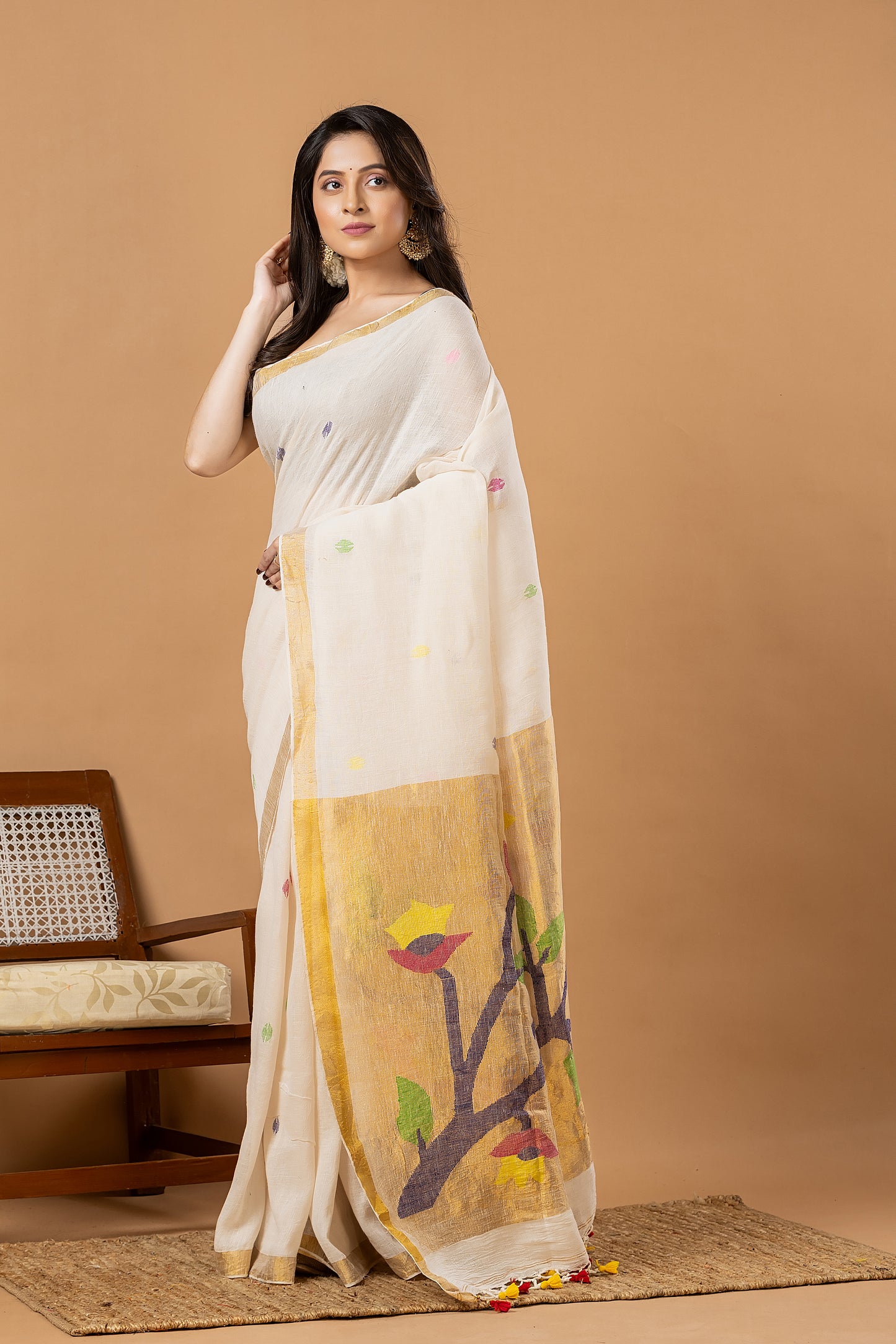 Handwoven Jamdani Muslin Saree | White and Gold | All-over Buttas with All-over Jamdani weaves