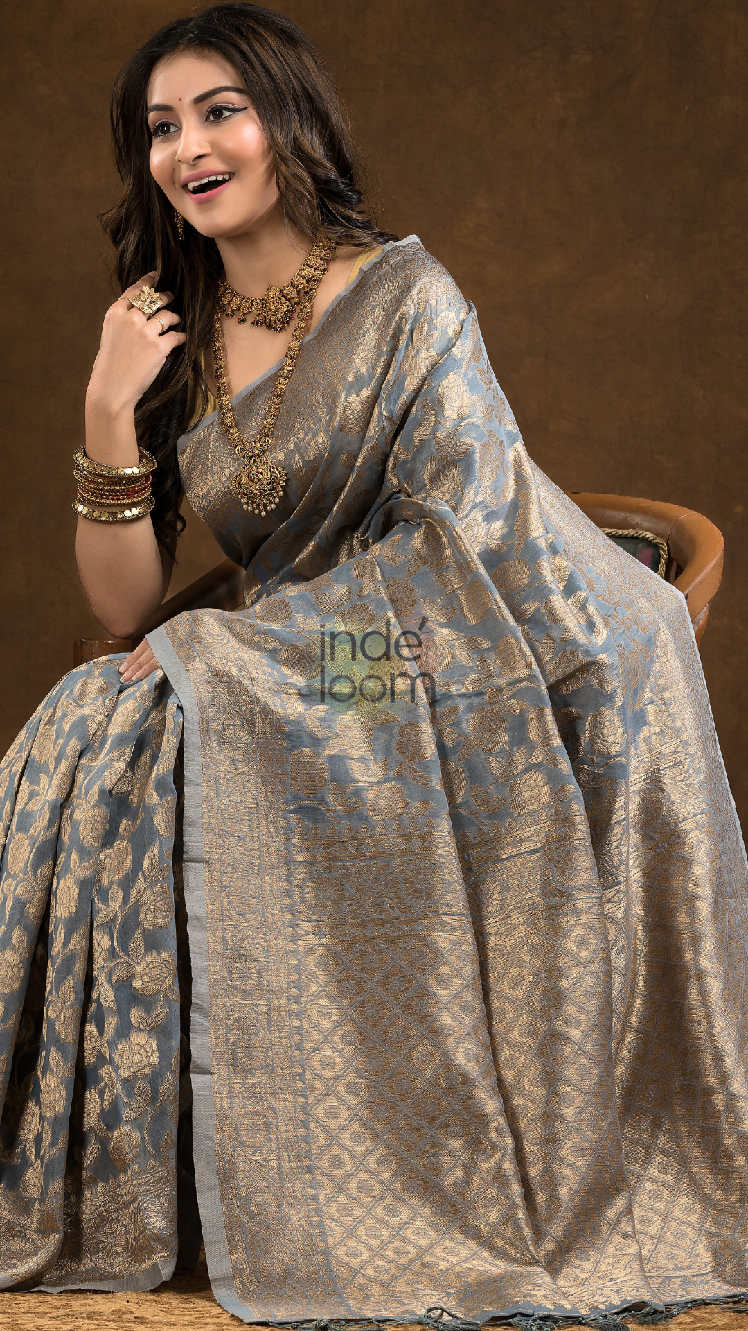Floral woven design Silk blend Jacquard Saree | Steel Grey