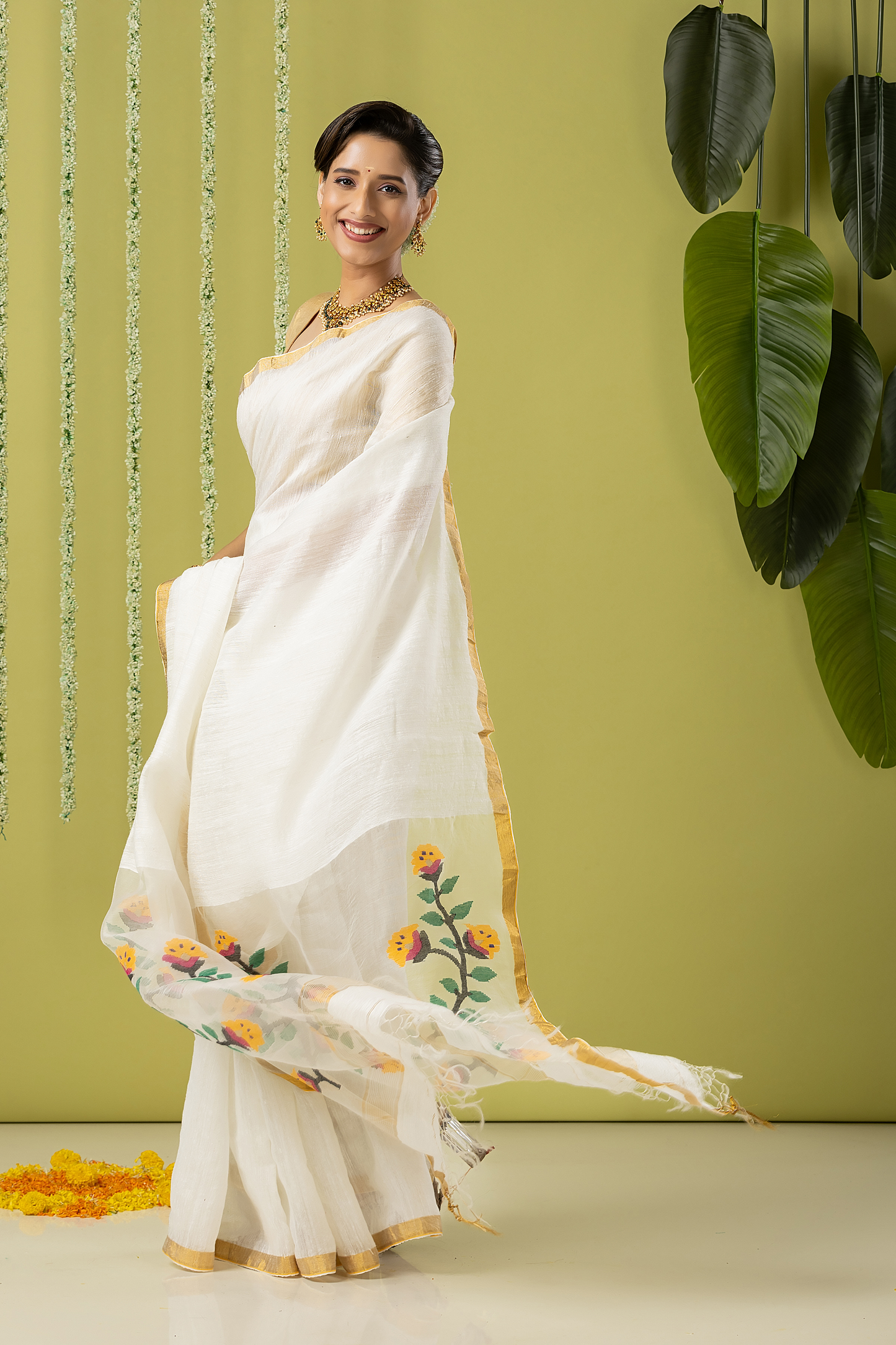 Handwoven Jamdani Muslin Saree | White | Plain Body with All-over Jamdani weaves