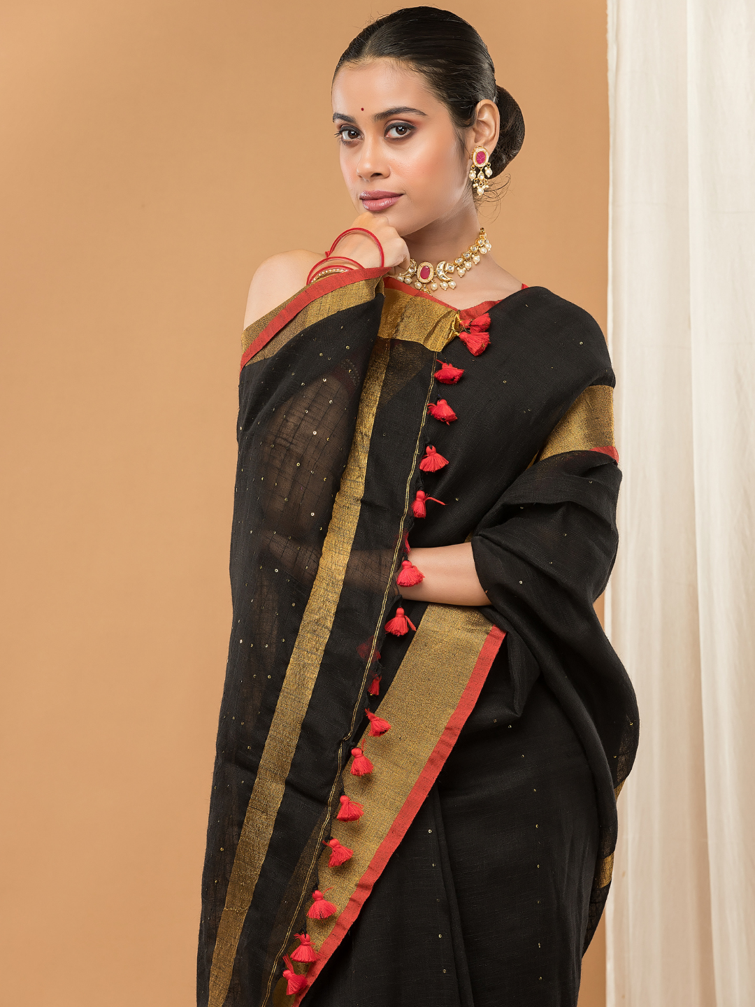 Linen Sequin Jamdani Saree With Super Black -004