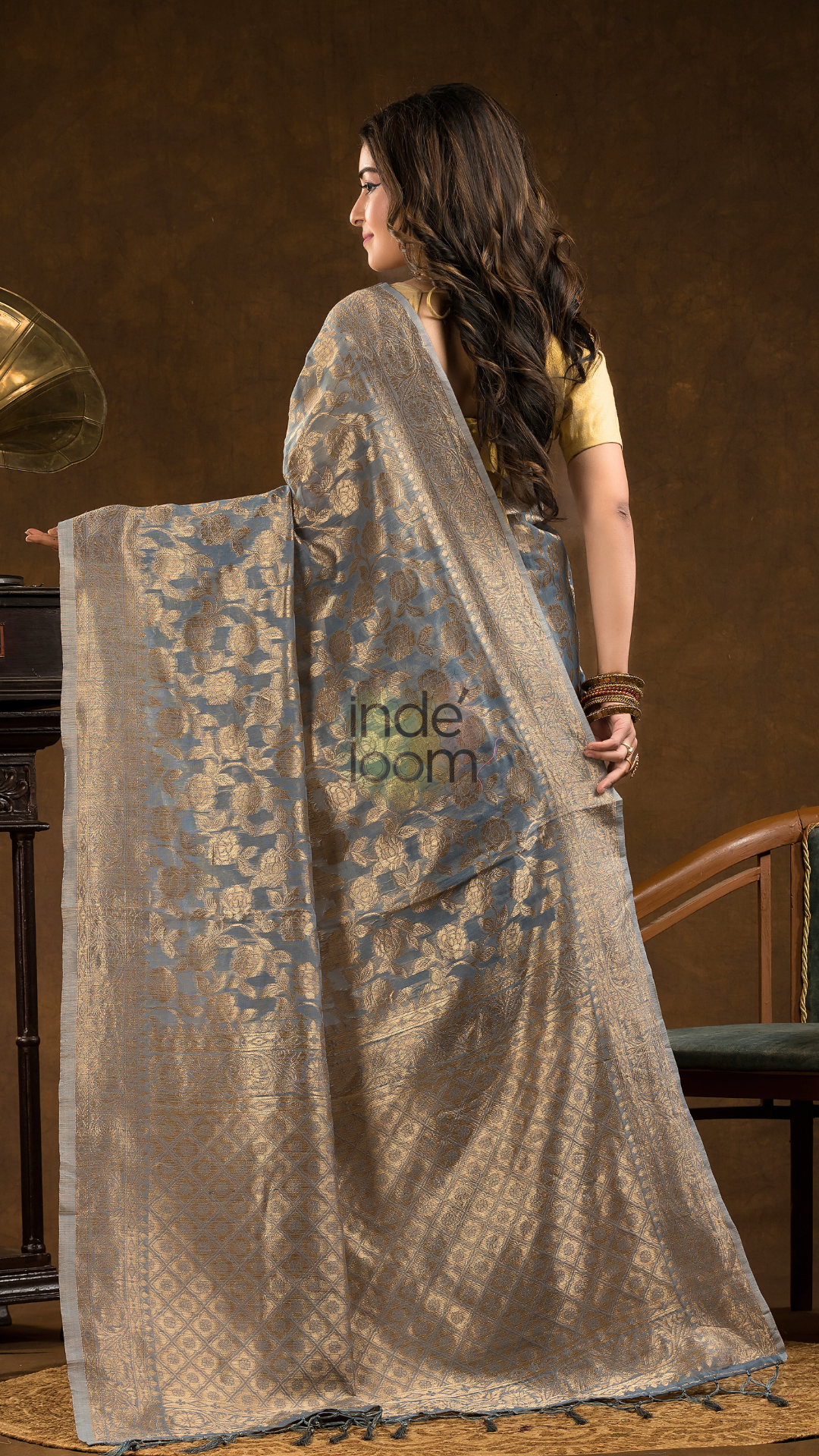Floral woven design Silk blend Jacquard Saree | Steel Grey