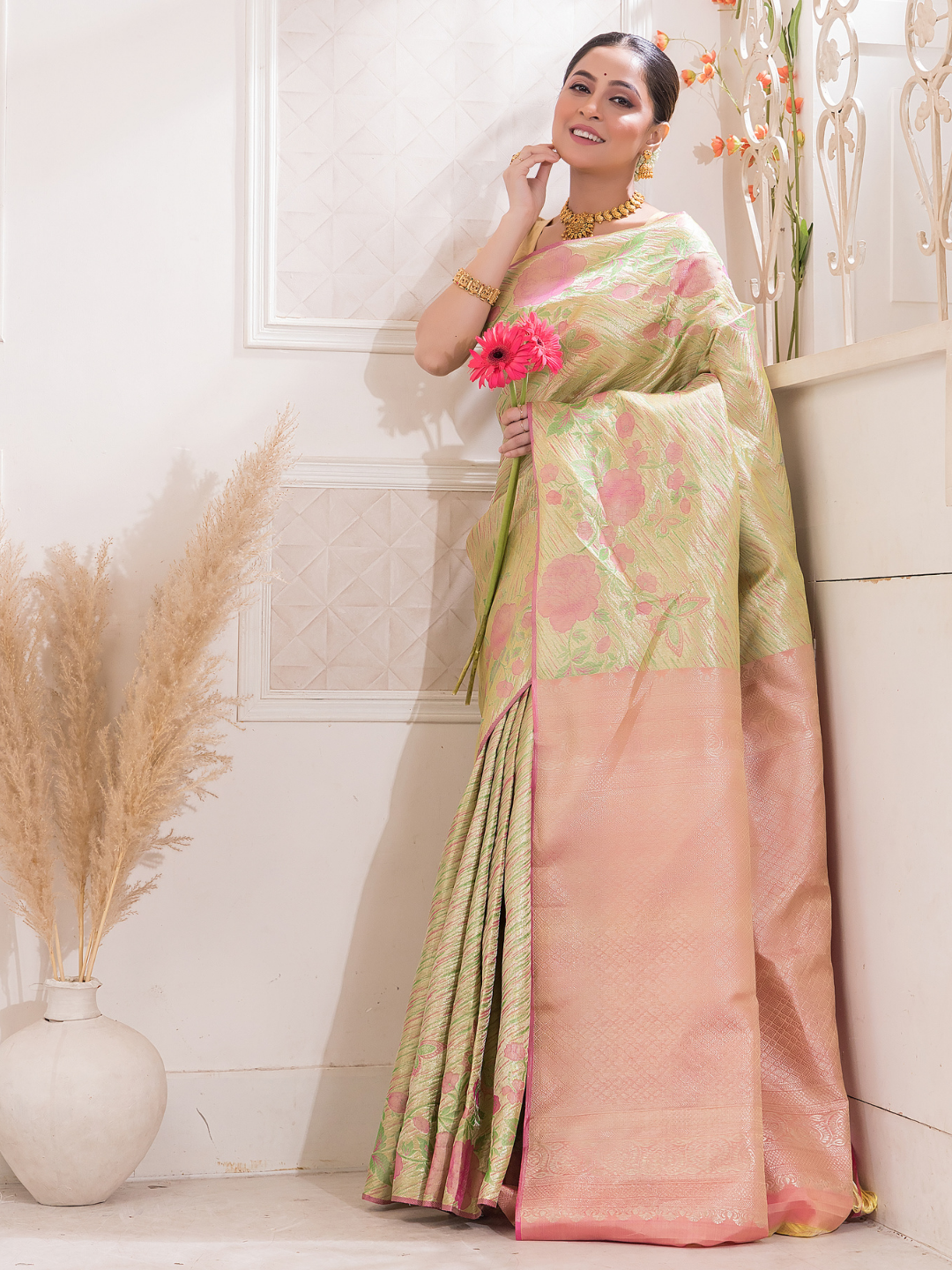 Patra Prabha - Leaf-toned silk with koorai butta and temple zari