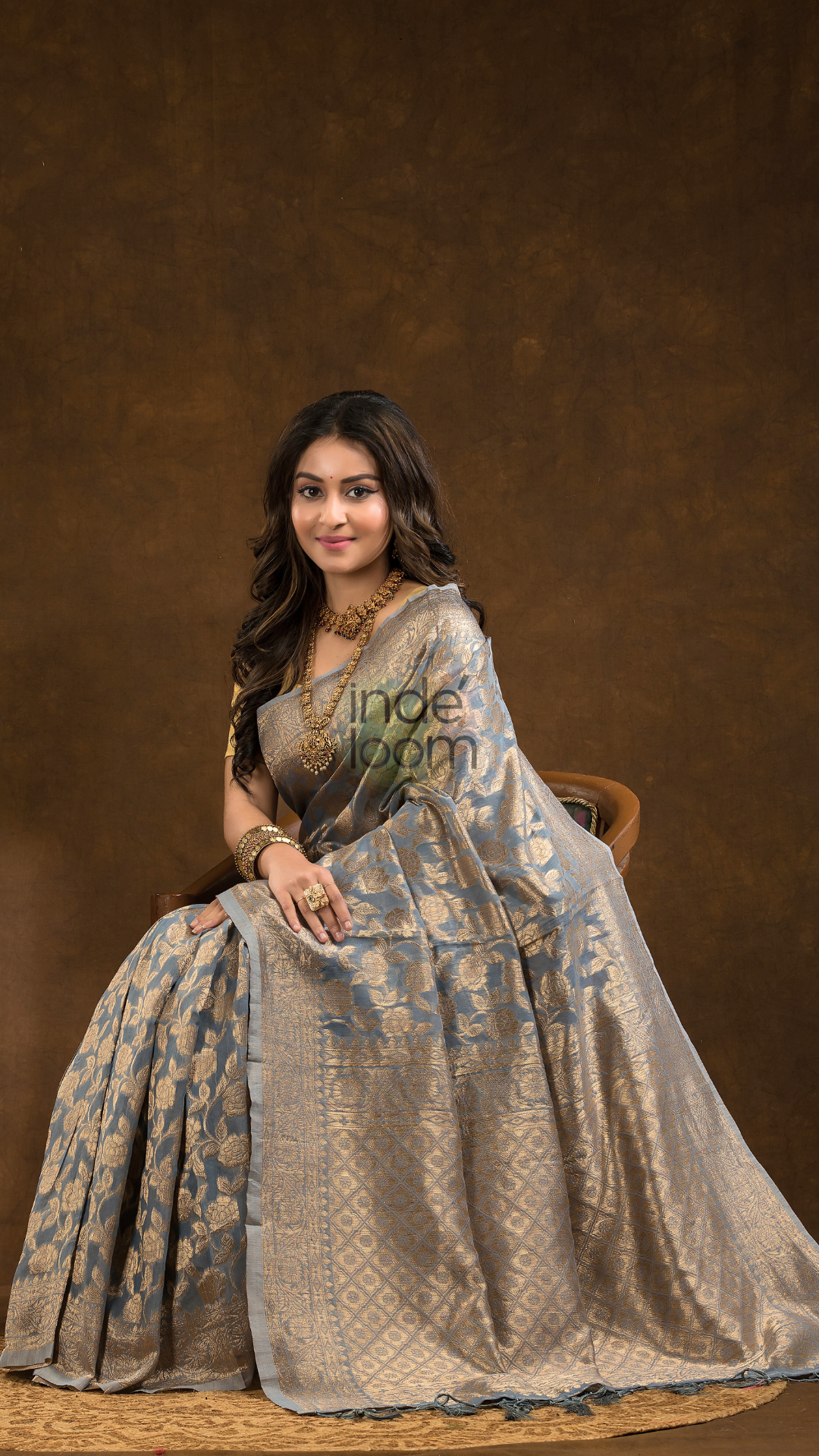 Floral woven design Silk blend Jacquard Saree | Steel Grey