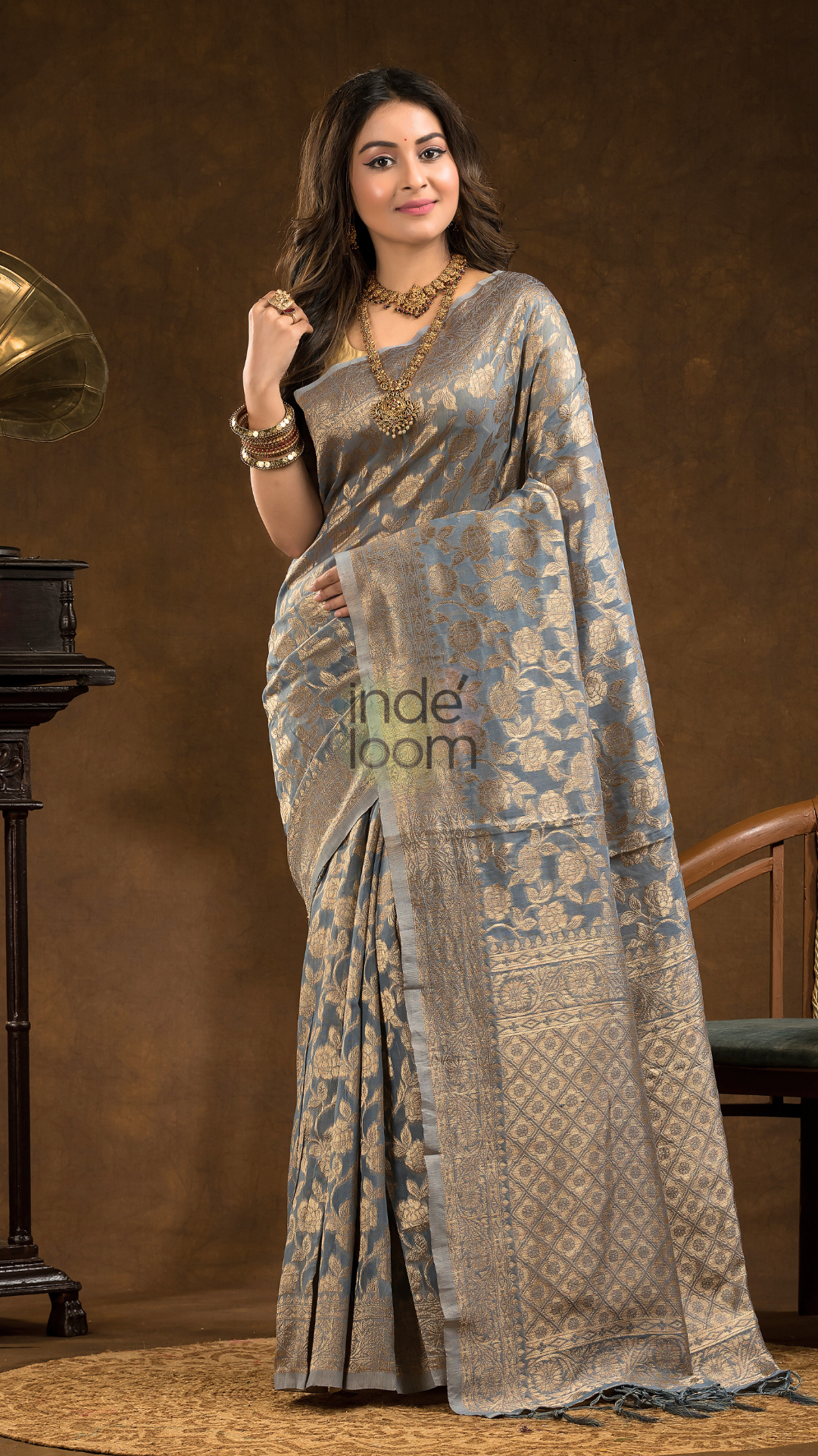 Floral woven design Silk blend Jacquard Saree | Steel Grey
