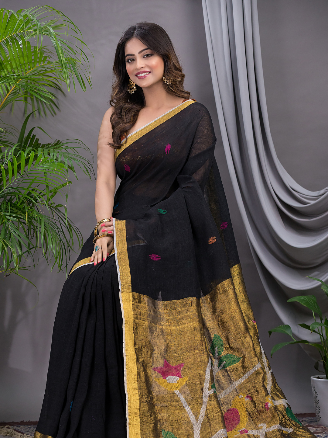 Linen Jamdani Saree With Rich Black - 025