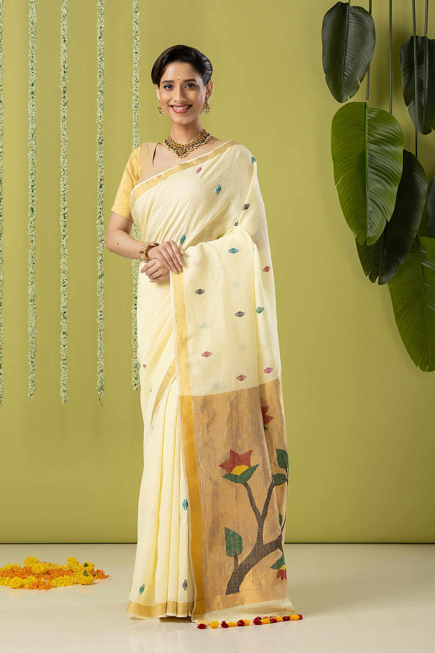 Handwoven Jamdani Muslin Saree | Yellow and Gold | All-over Buttas with All-over Jamdani weaves