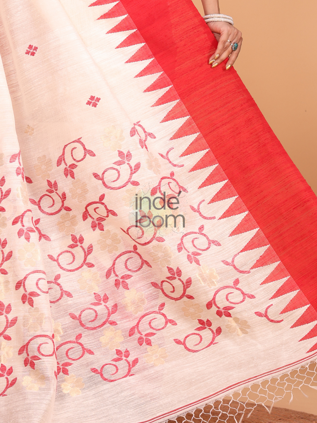 Matka Silk Saree With Snow White - 135