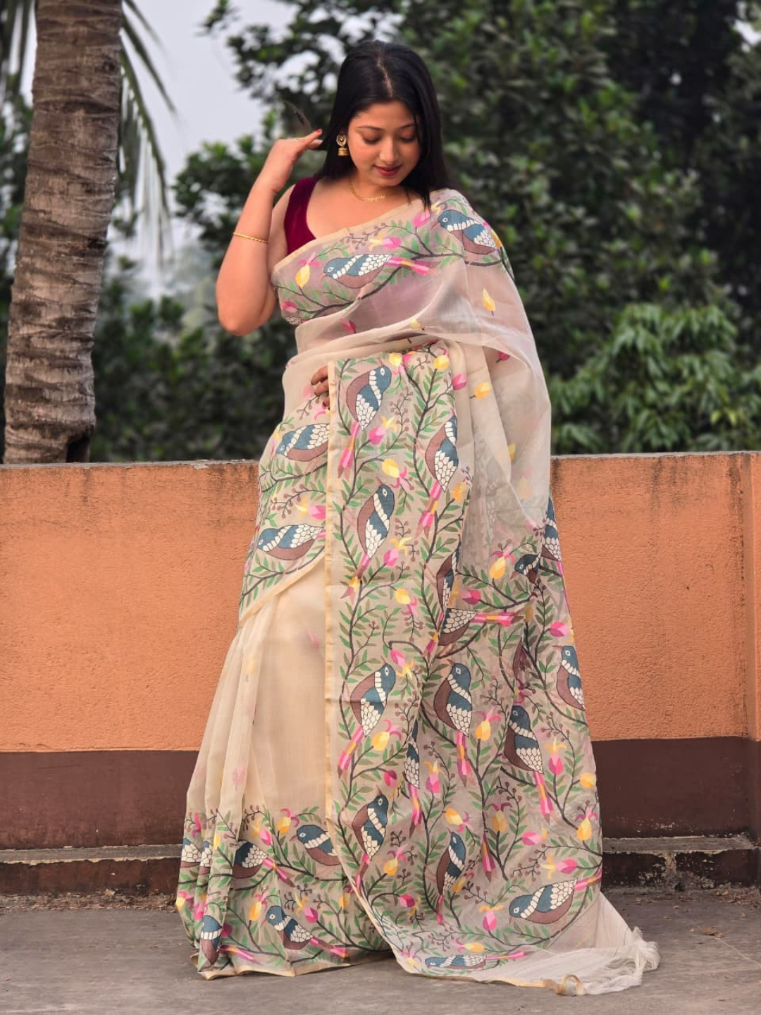 Pure Tantuj Muslin Jamdani Needle Work Handwoven Saree In Light Cream White - 159