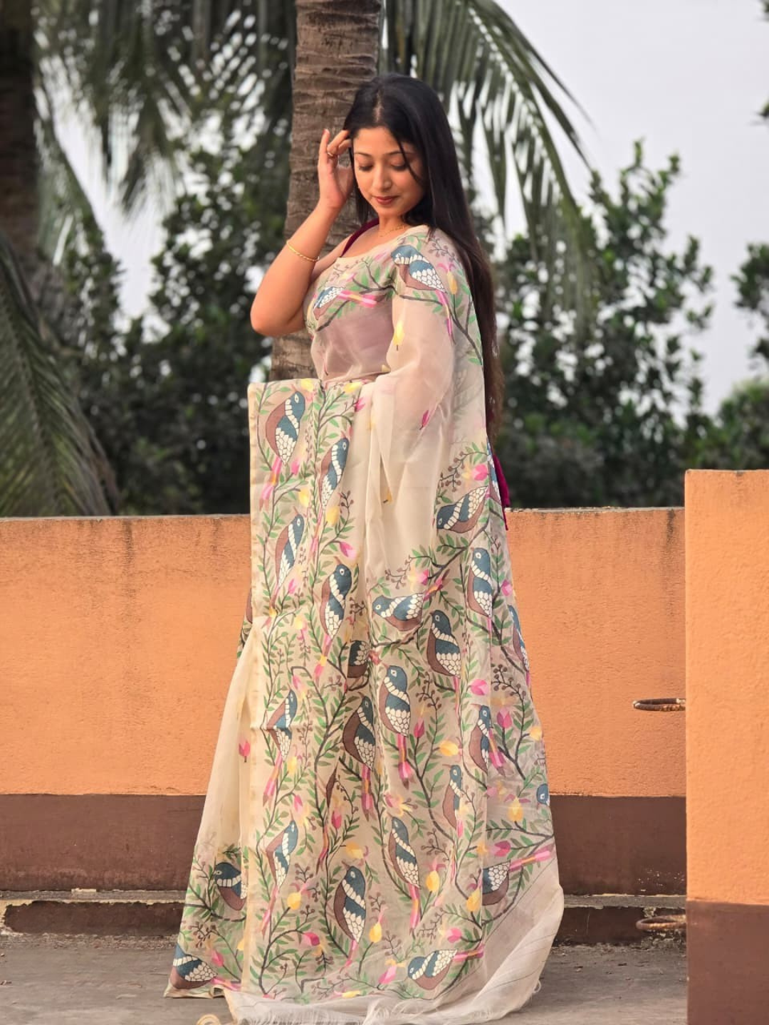 Pure Tantuj Muslin Jamdani Needle Work Handwoven Saree In Light Cream White - 159