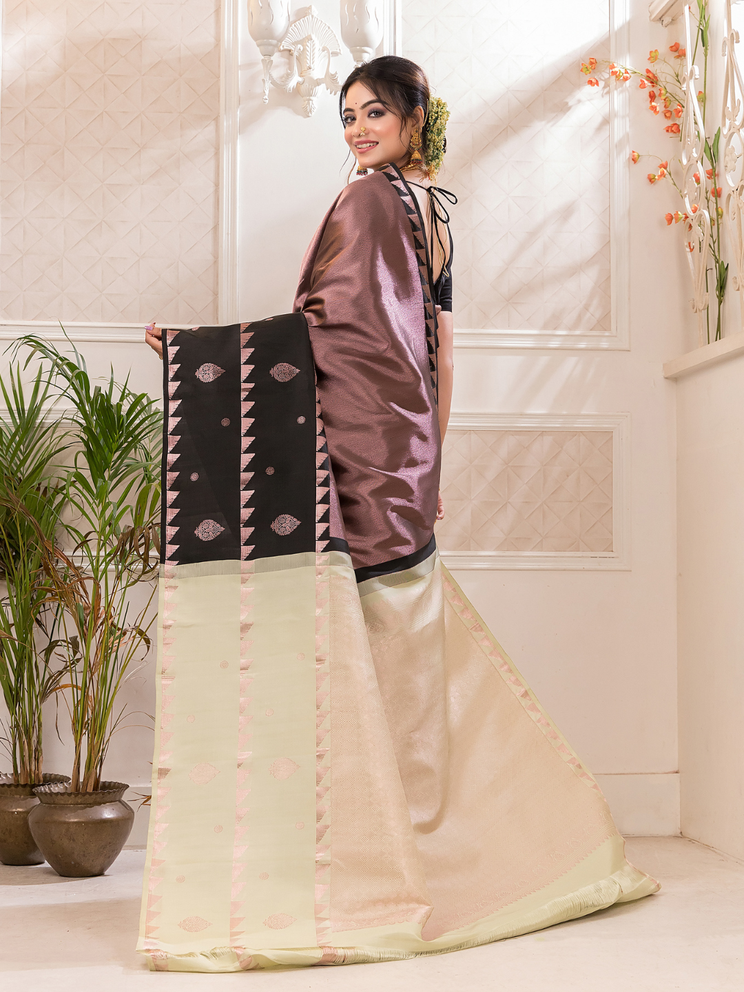 Rohini  -  Rouge pink weave with lotus zari and rich pallu