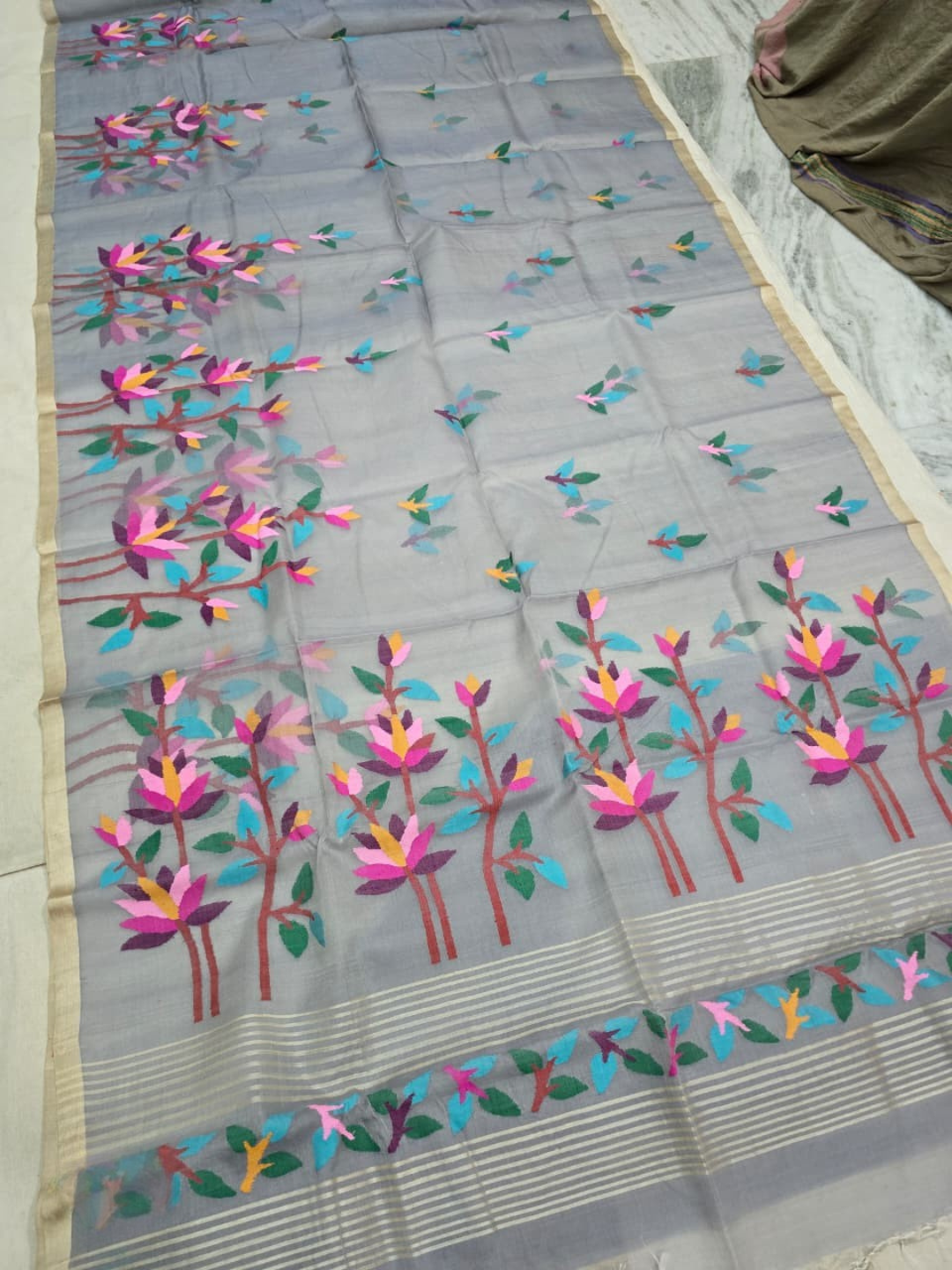 Handwoven Pure Handwoven Pure Muslin Saree | Silver Grey