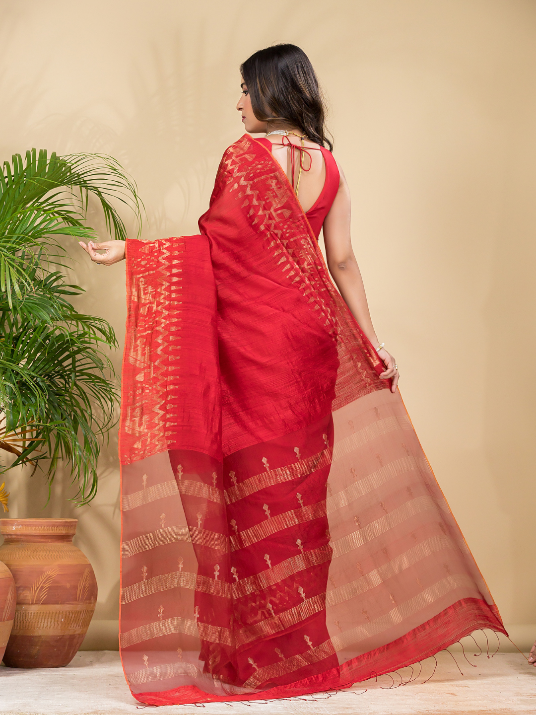 Matka Silk Jamdani Saree With Classic Red - 023