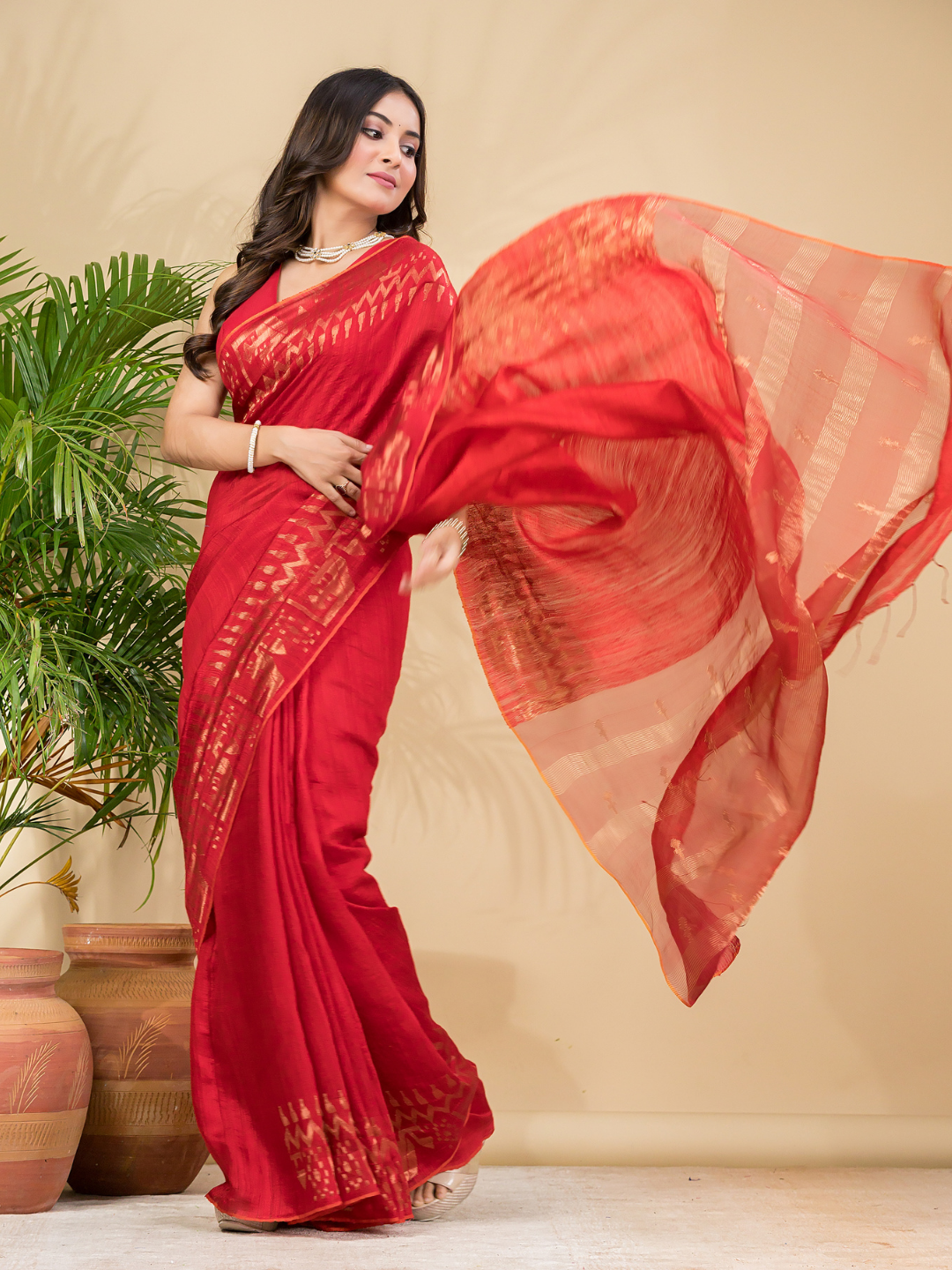 Matka Silk Jamdani Saree With Classic Red - 023