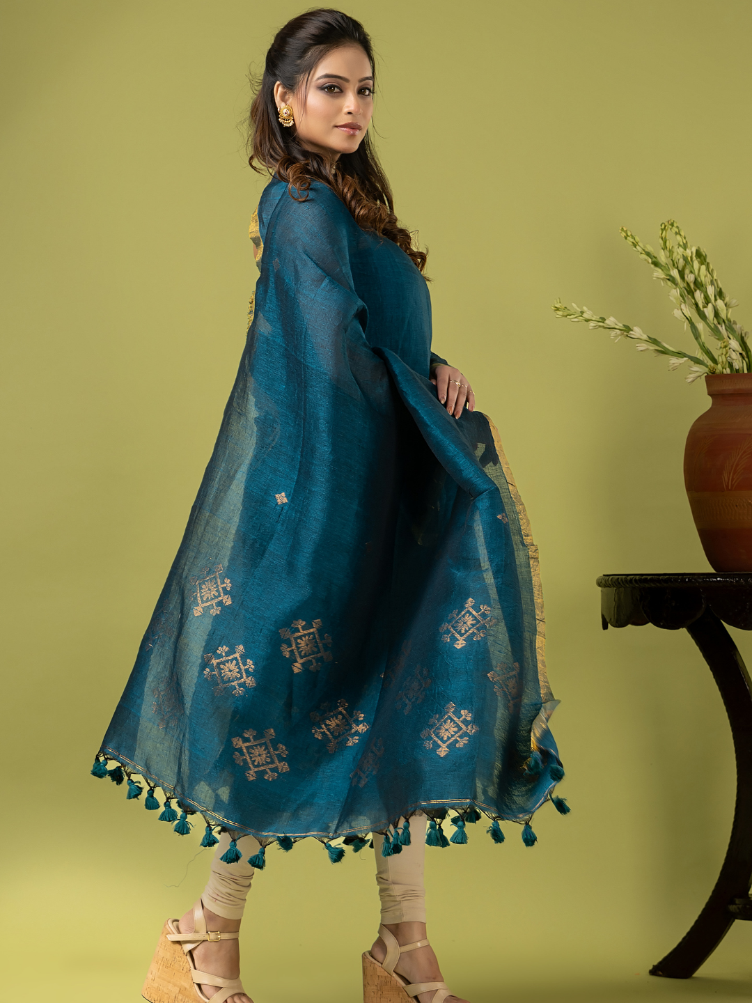 Handwoven Jamdani Linen Unstitched 2-piece Kurti | Peacock Blue