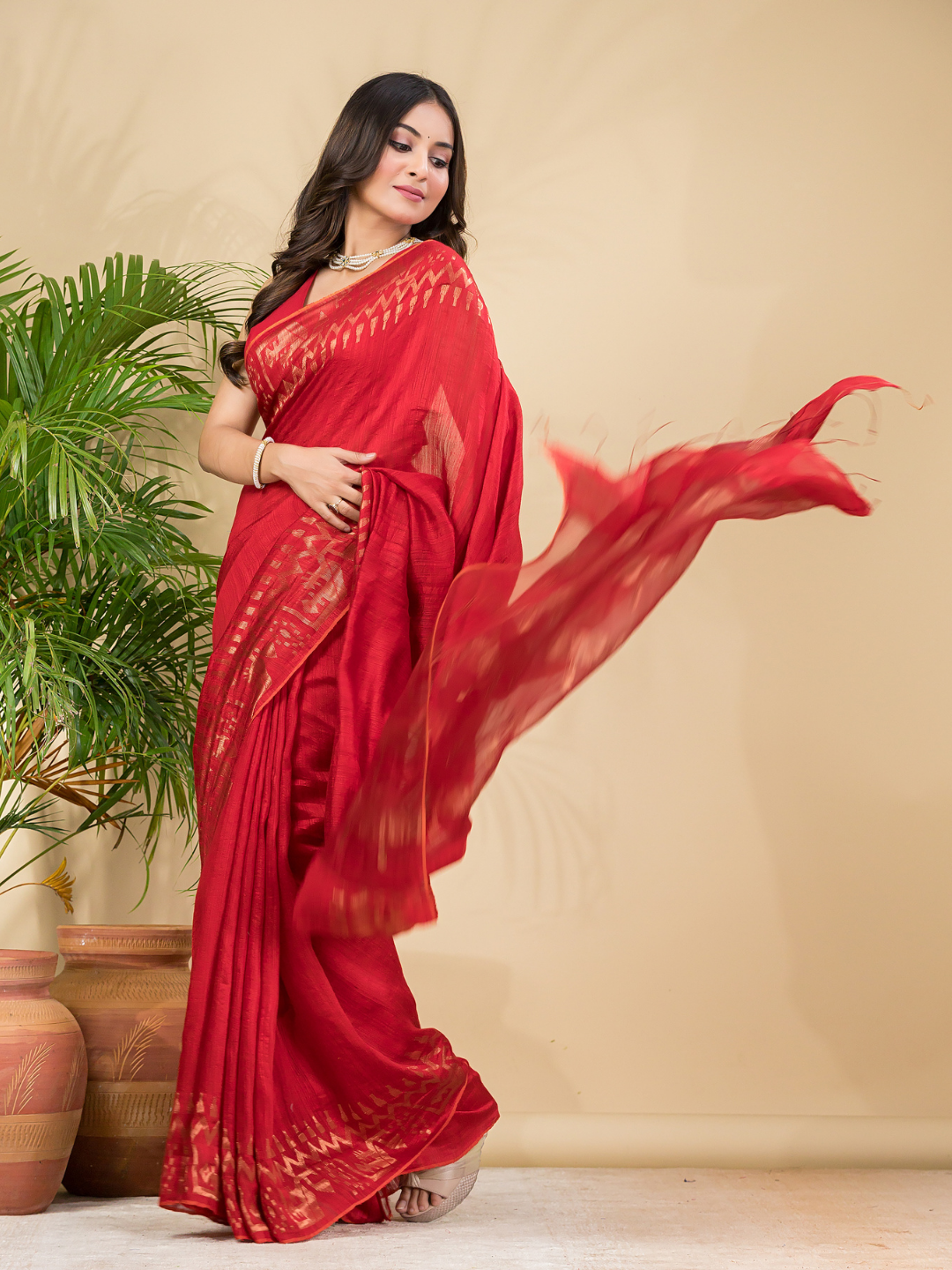 Matka Silk Jamdani Saree With Classic Red - 023