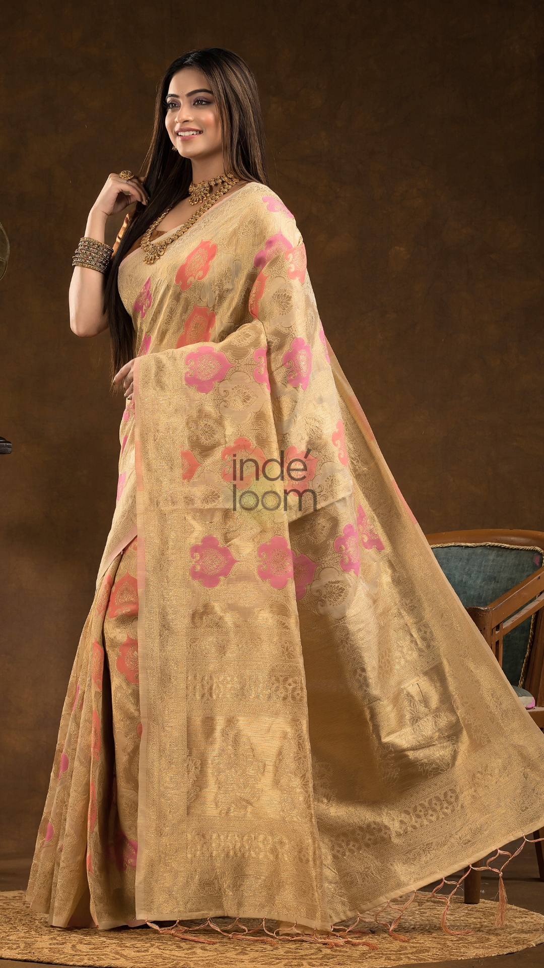 Floral woven design Silk blend Jacquard Saree | Desert Brown