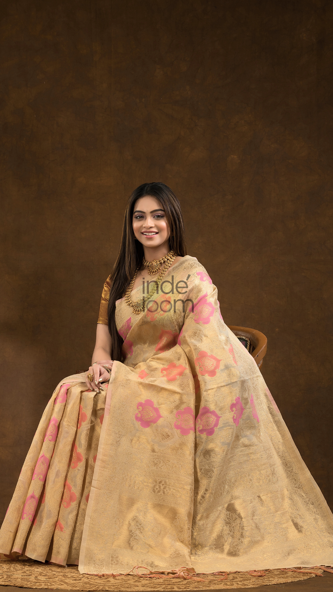 Floral woven design Silk blend Jacquard Saree | Desert Brown