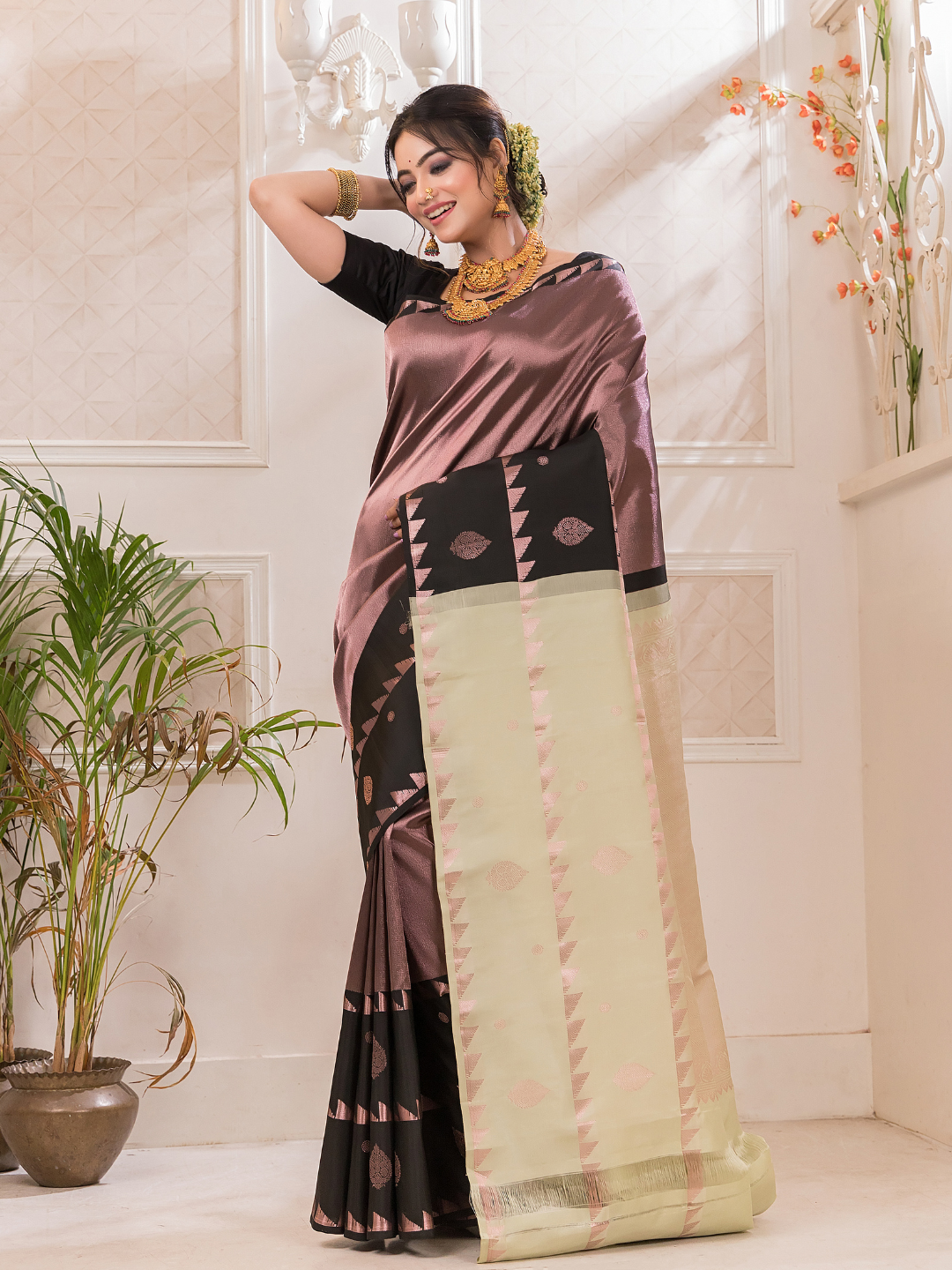 Rohini  -  Rouge pink weave with lotus zari and rich pallu