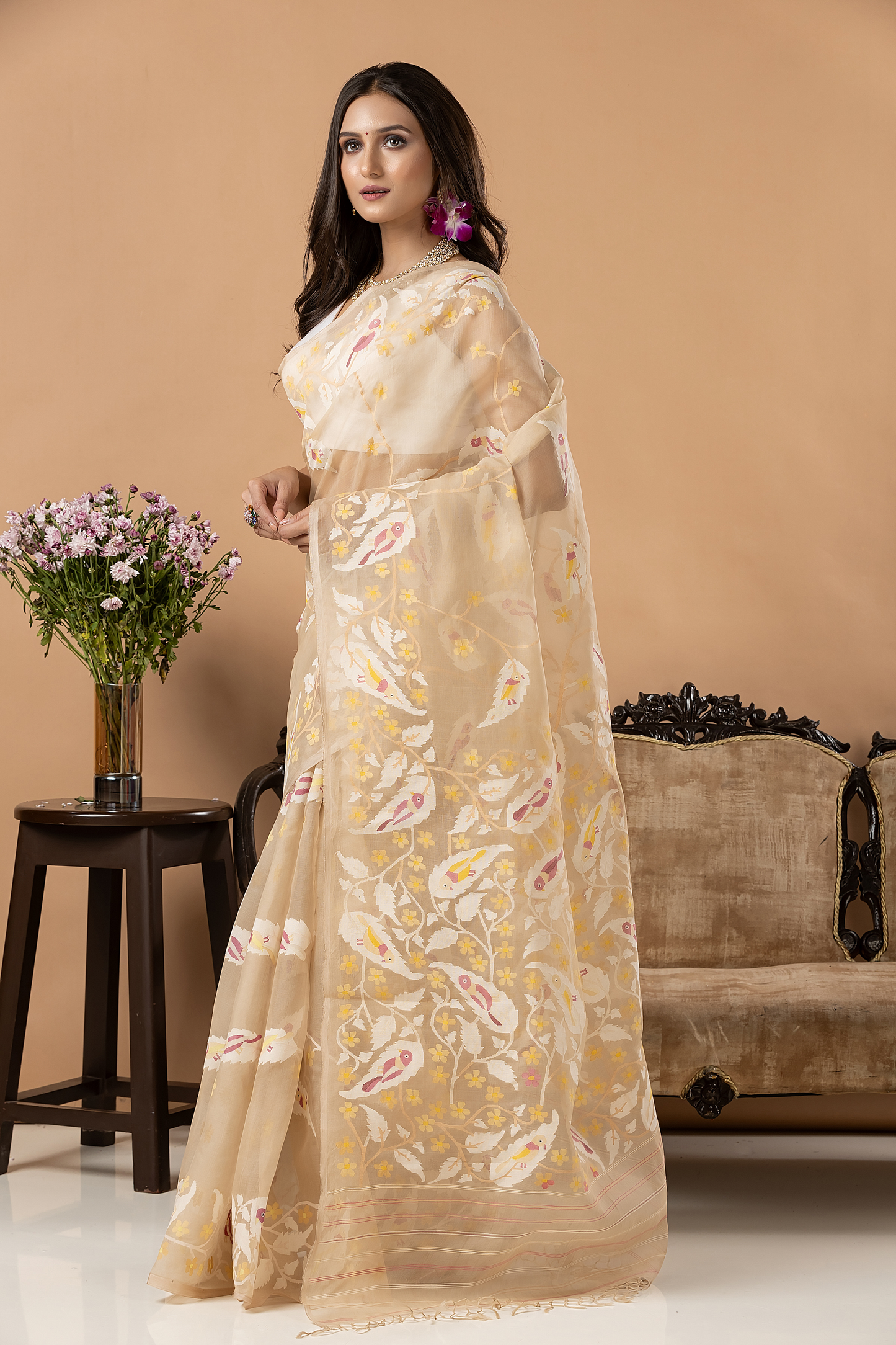 Handwoven Jamdani Muslin Saree | Beige | All-over Jamdani weaves