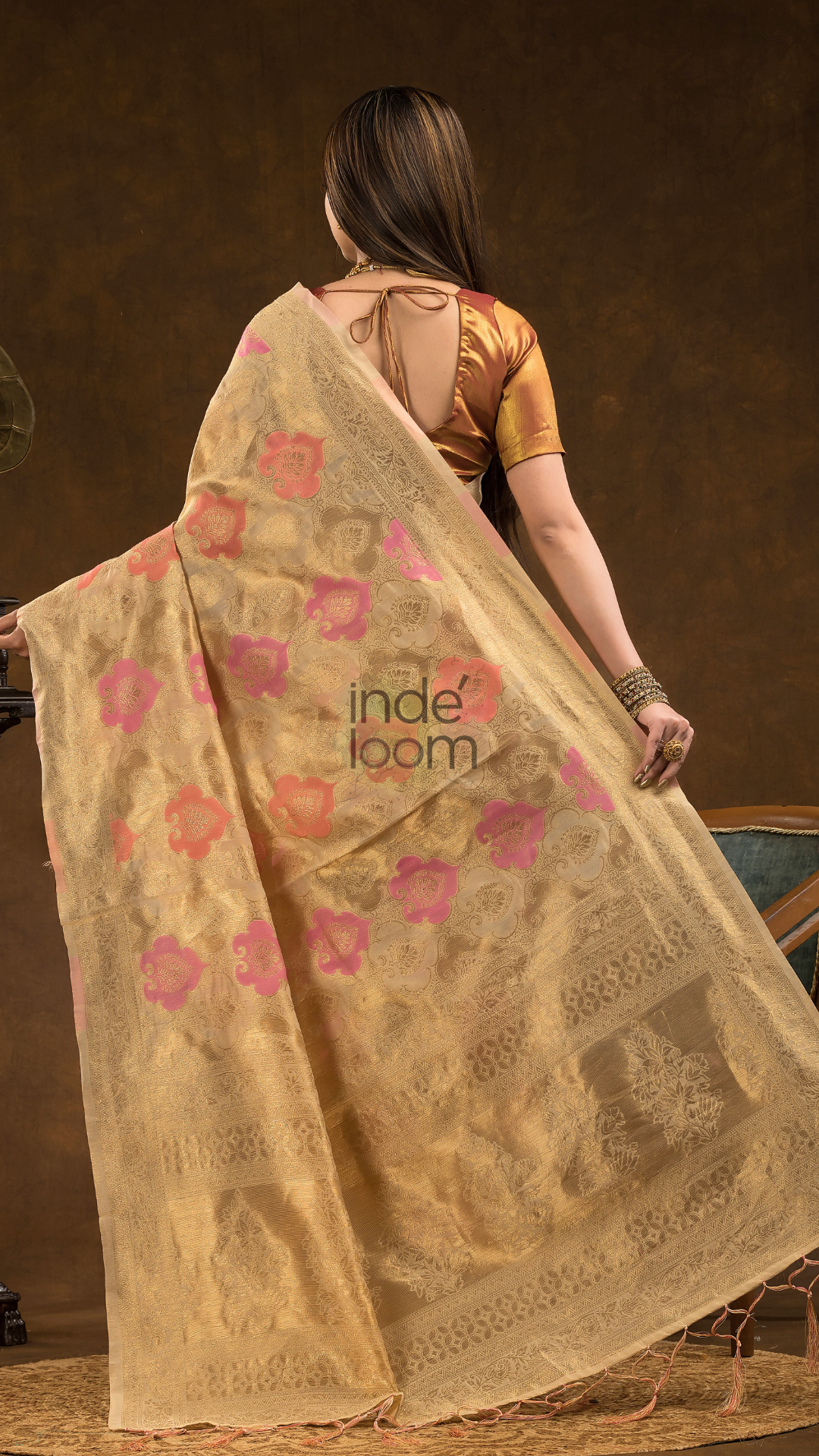 Floral woven design Silk blend Jacquard Saree | Desert Brown
