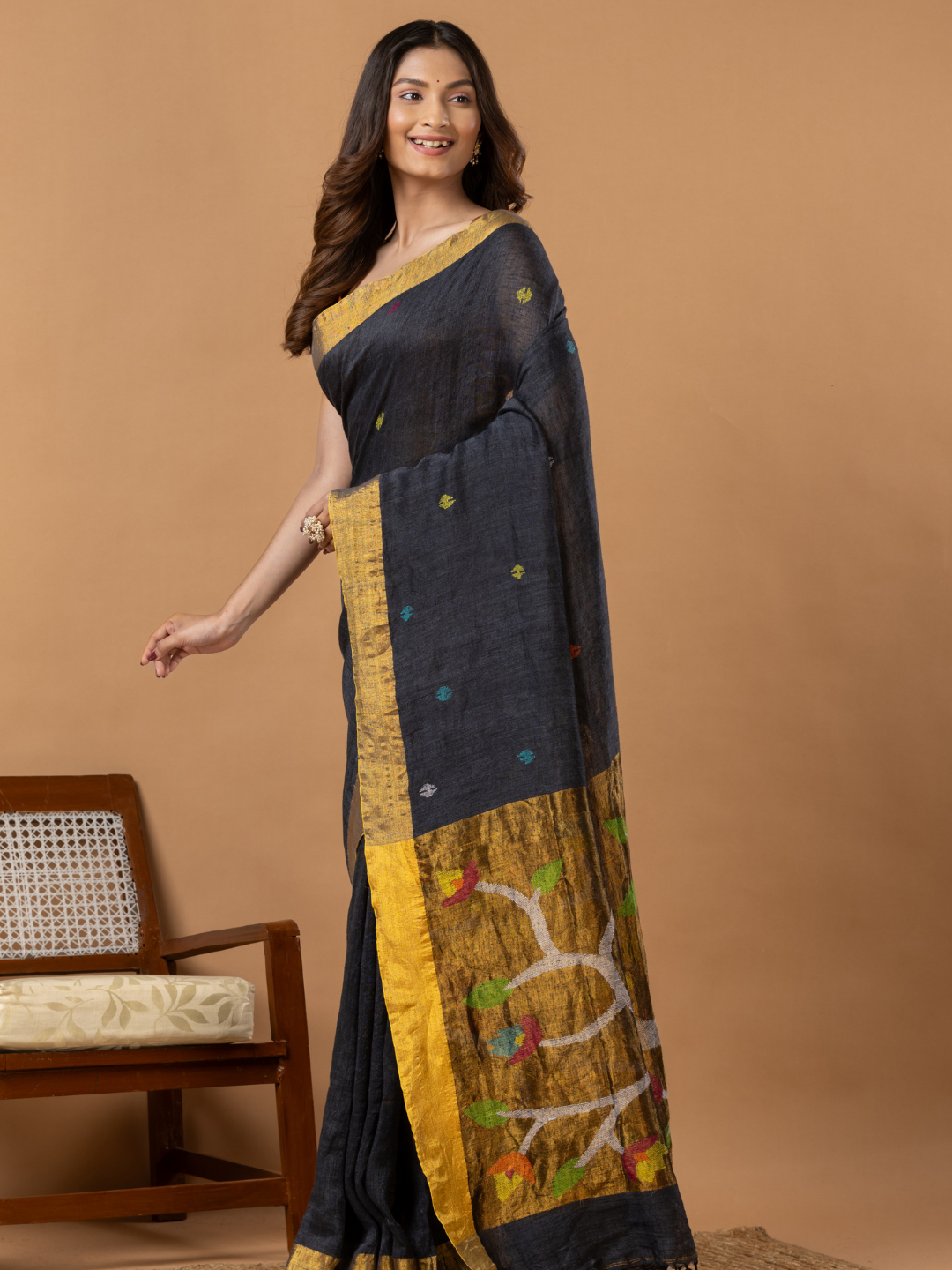 Handwoven Jamdani Linen Saree | Charcoal Black