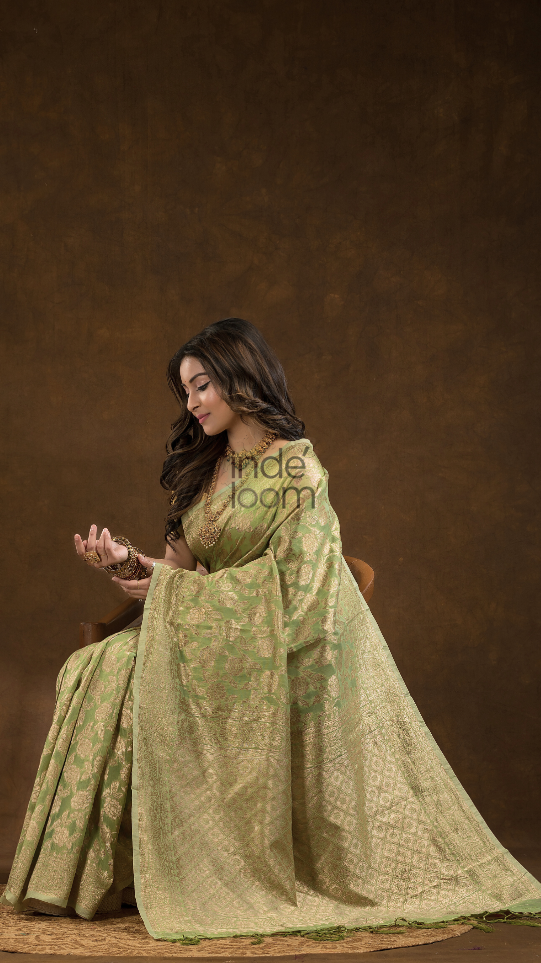 Floral woven design Silk blend Jacquard Saree | Jade Green