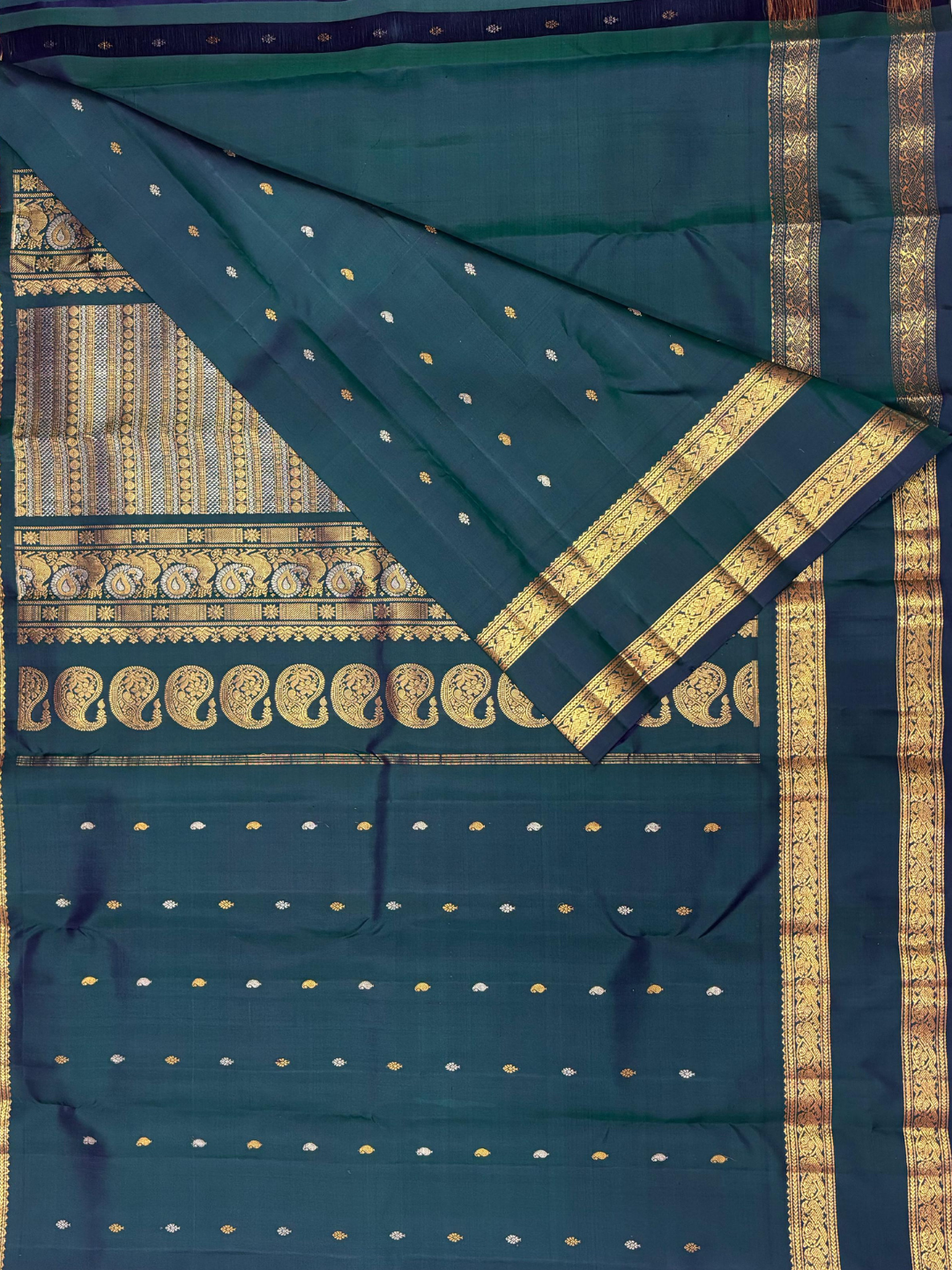 Handwoven Pure Gadwal Silk Saree  |Bottle Green