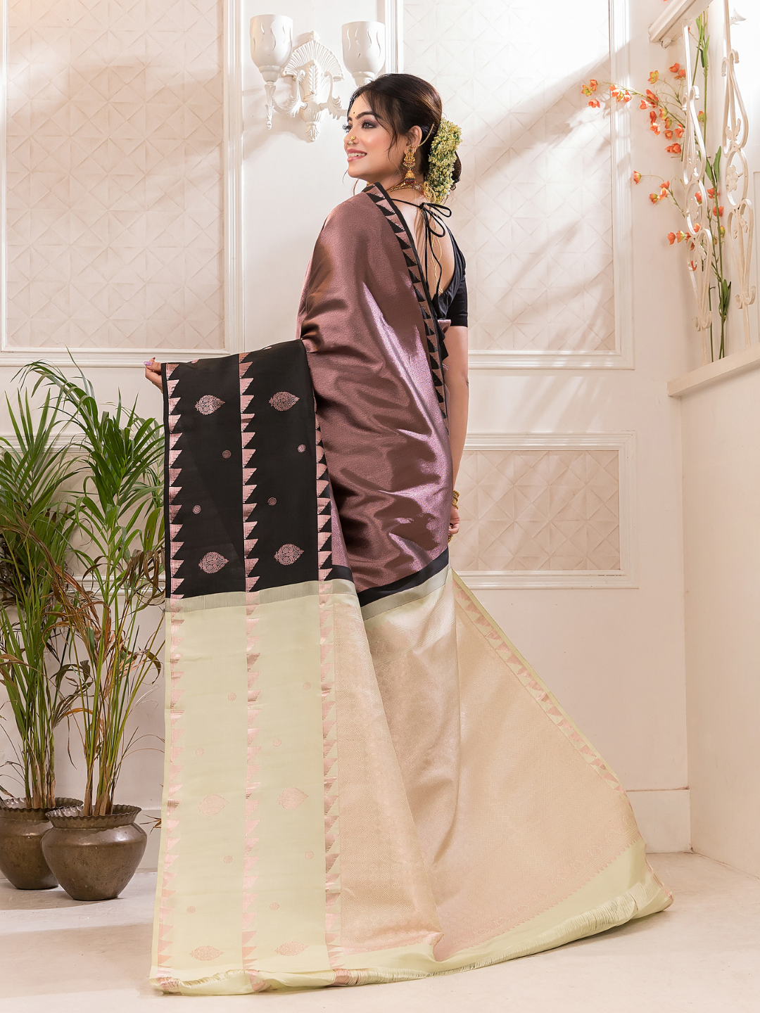 Rohini  -  Rouge pink weave with lotus zari and rich pallu