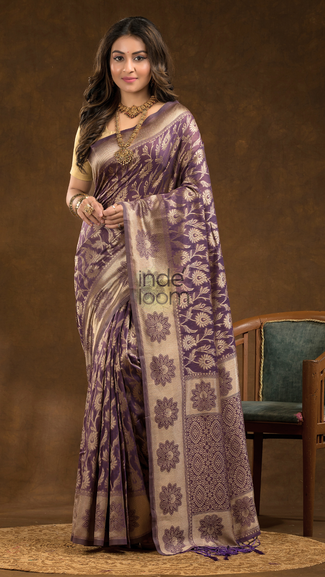 Floral woven design Silk blend Jacquard Saree | Deep Purple