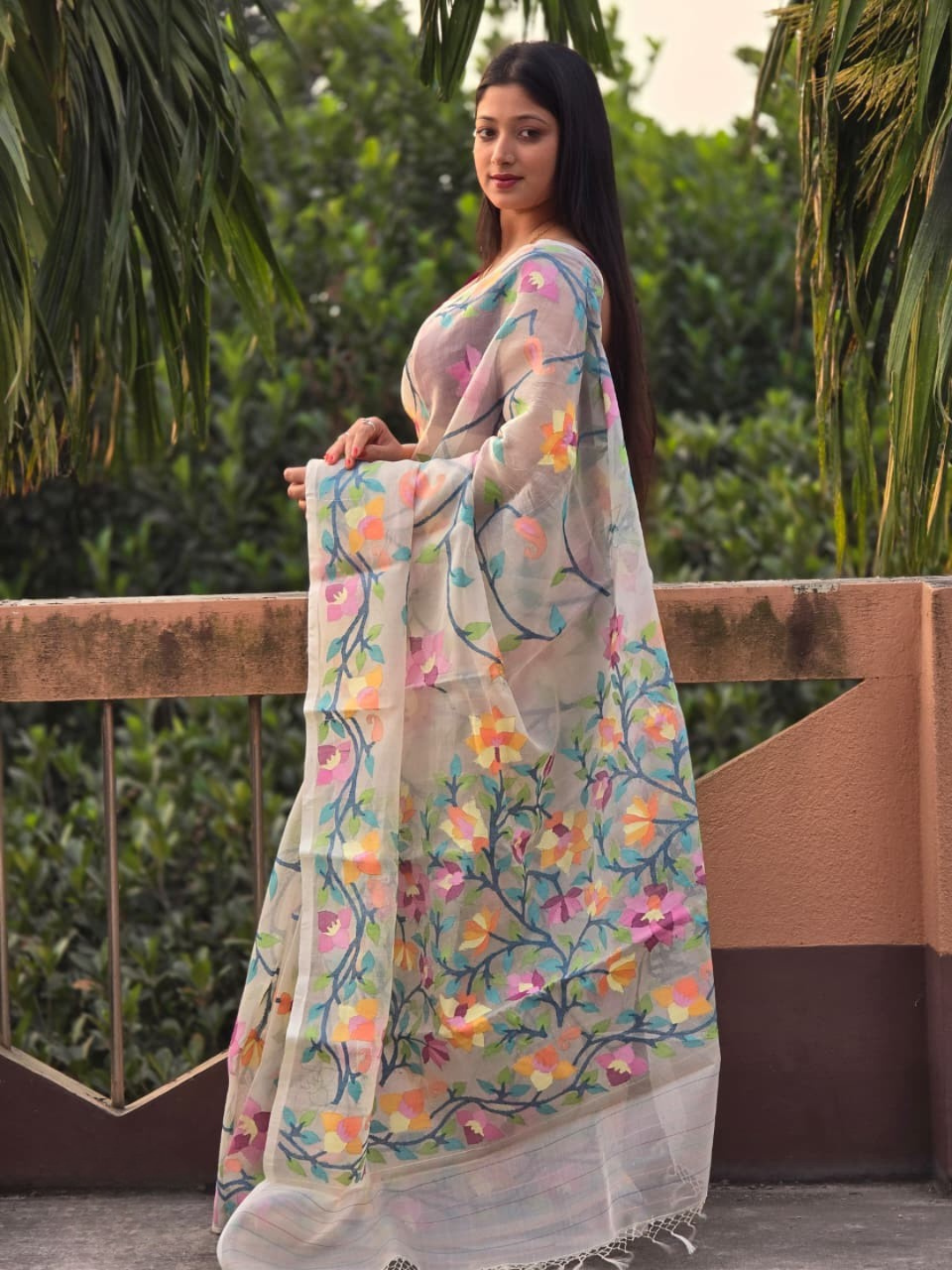 Pure Tantuj Muslin Jamdani Needle Work Handwoven Saree In Off White- 155